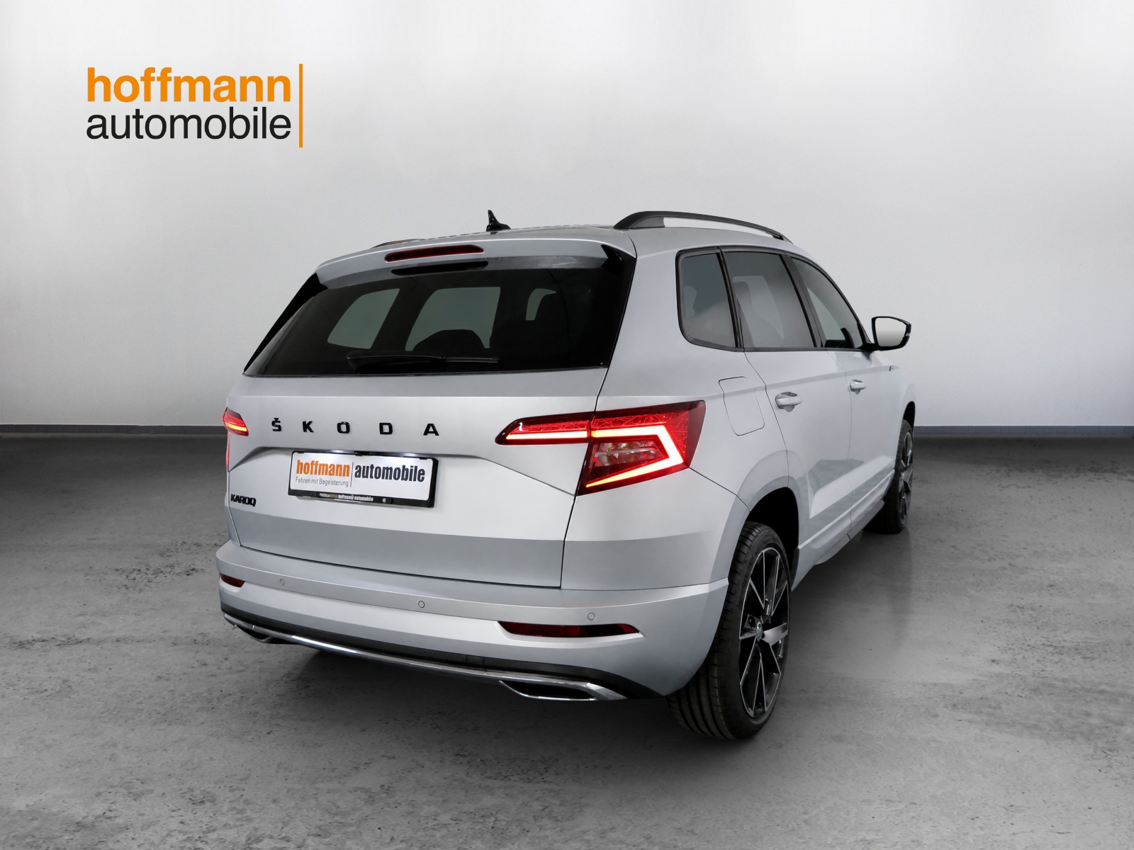 SKODA Karoq 1.5 TSI ACT SportLine DSG-showroom-element-3