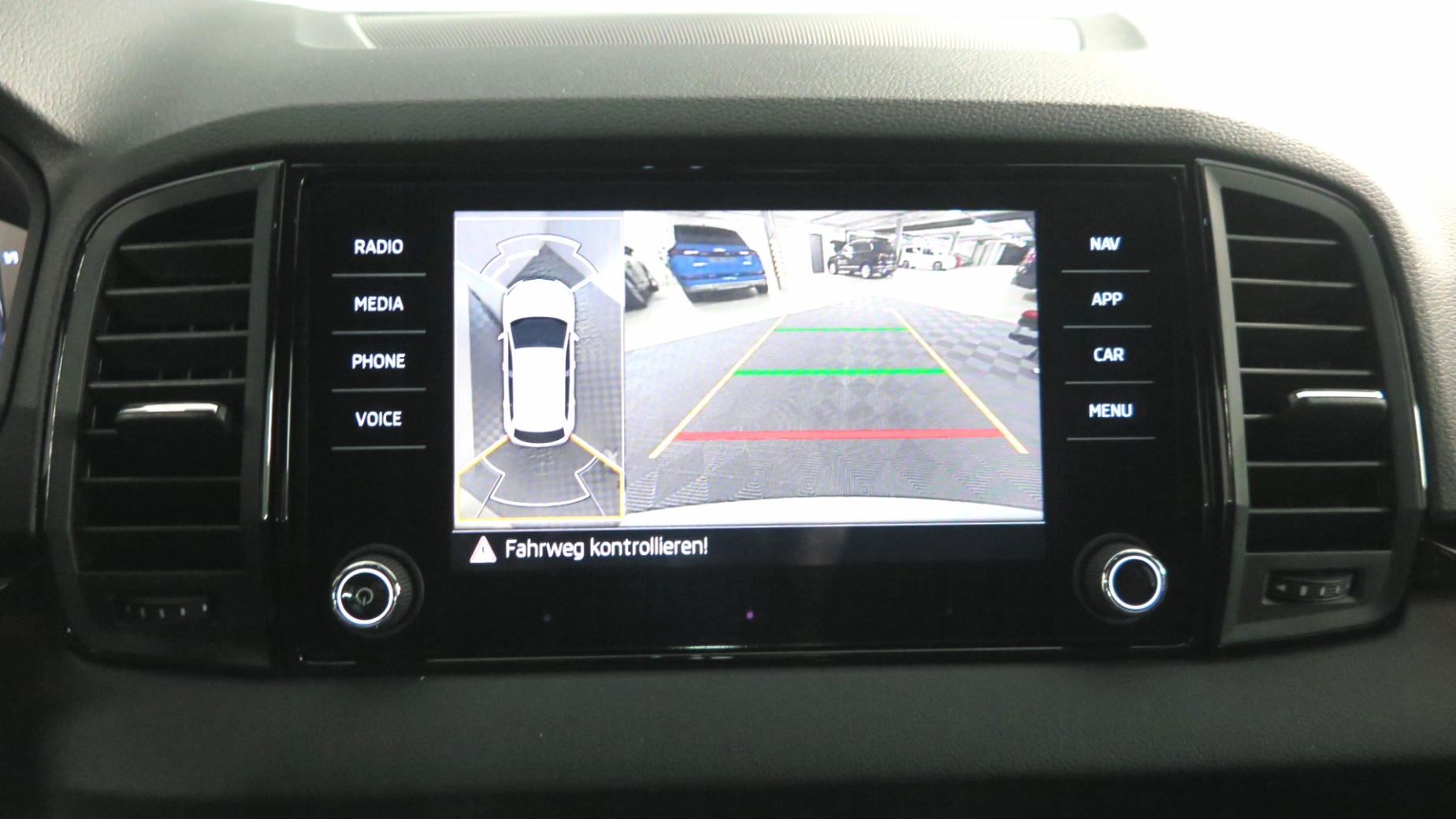 SKODA Karoq 1.5 TSI ACT SportLine DSG-image-15