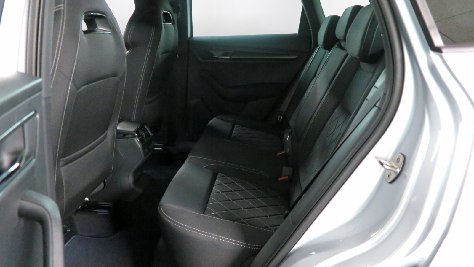 SKODA Karoq 1.5 TSI ACT SportLine DSG-image-10
