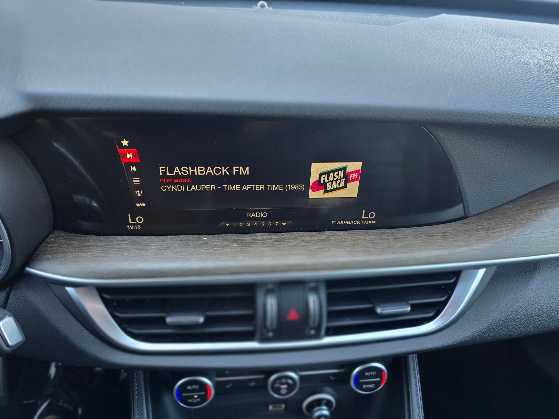 ALFA ROMEO 2.0 First Edition Q4 Automatic CH-Fahrzeug-image-12