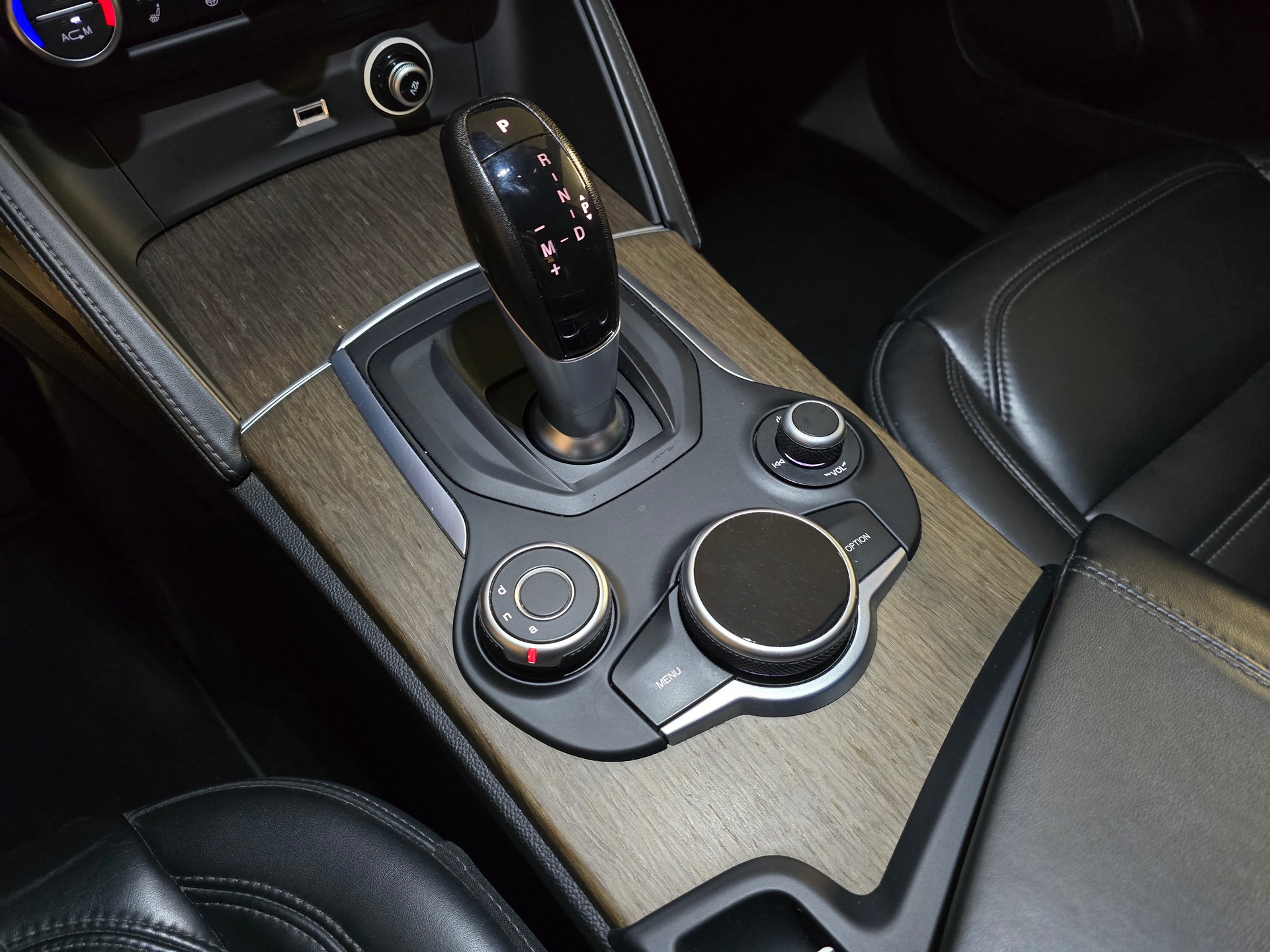 ALFA ROMEO 2.0 First Edition Q4 Automatic CH-Fahrzeug-image-15