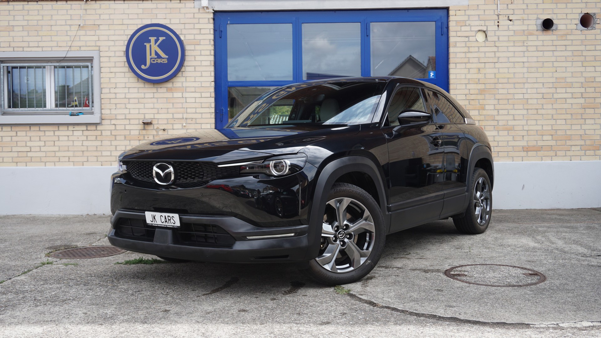 MAZDA MX-30 e-Skyactiv Revolution-showroom-element-1