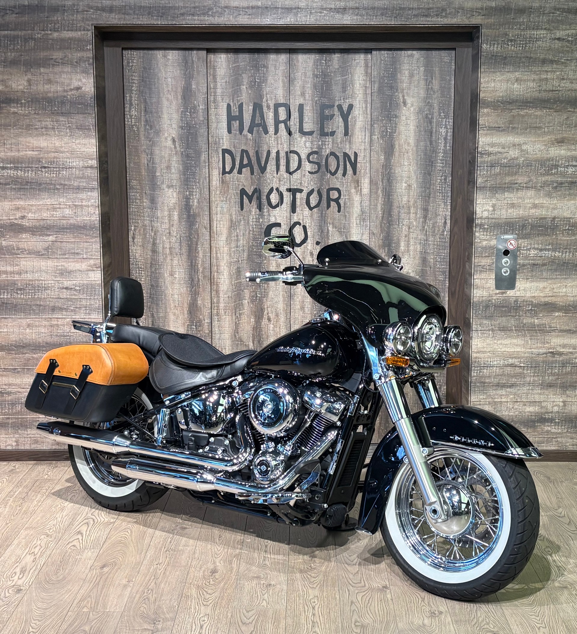 HARLEY-DAVIDSON FLDE Deluxe 107 ABS-image-1