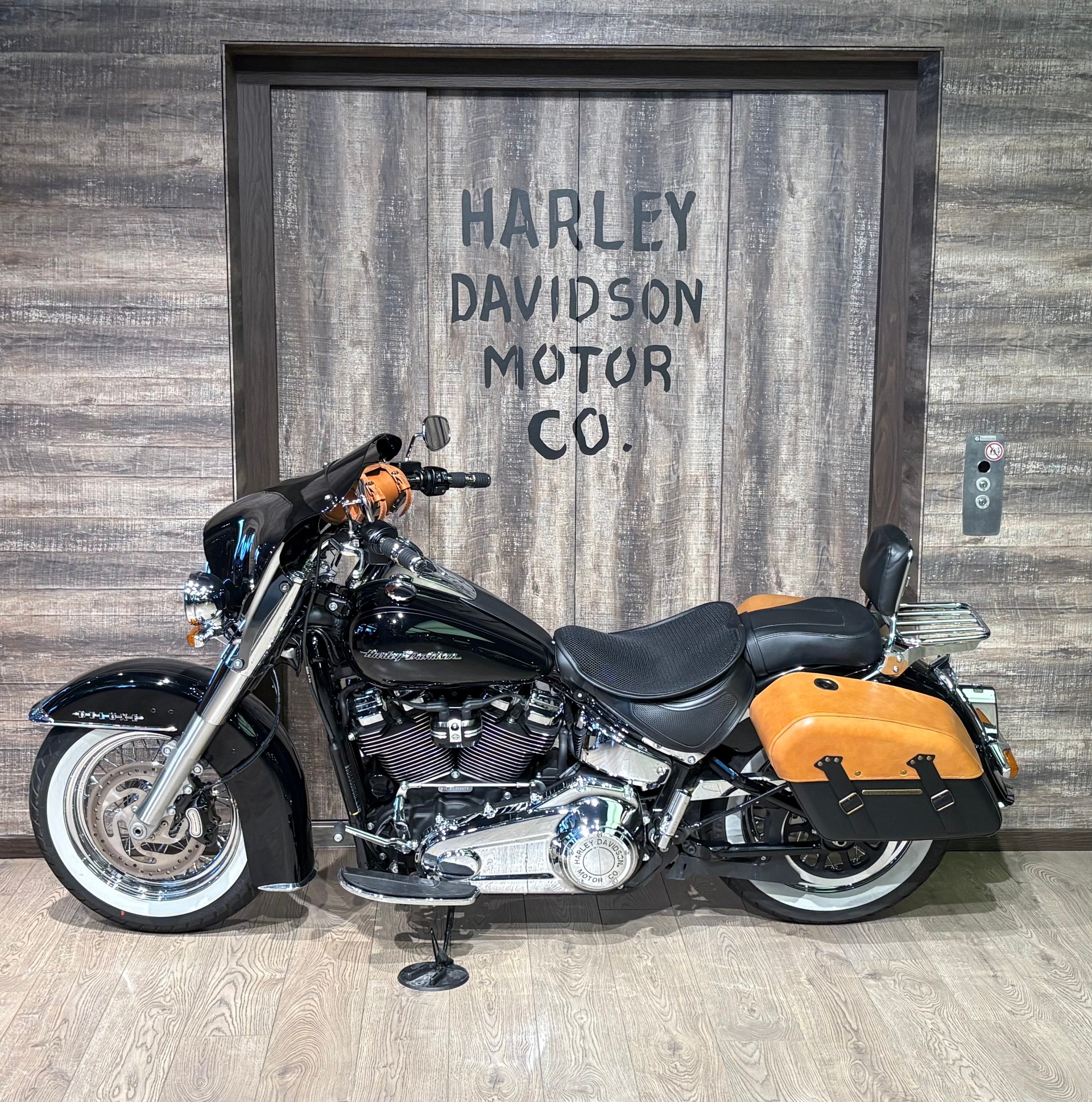 HARLEY-DAVIDSON FLDE Deluxe 107 ABS-image-3