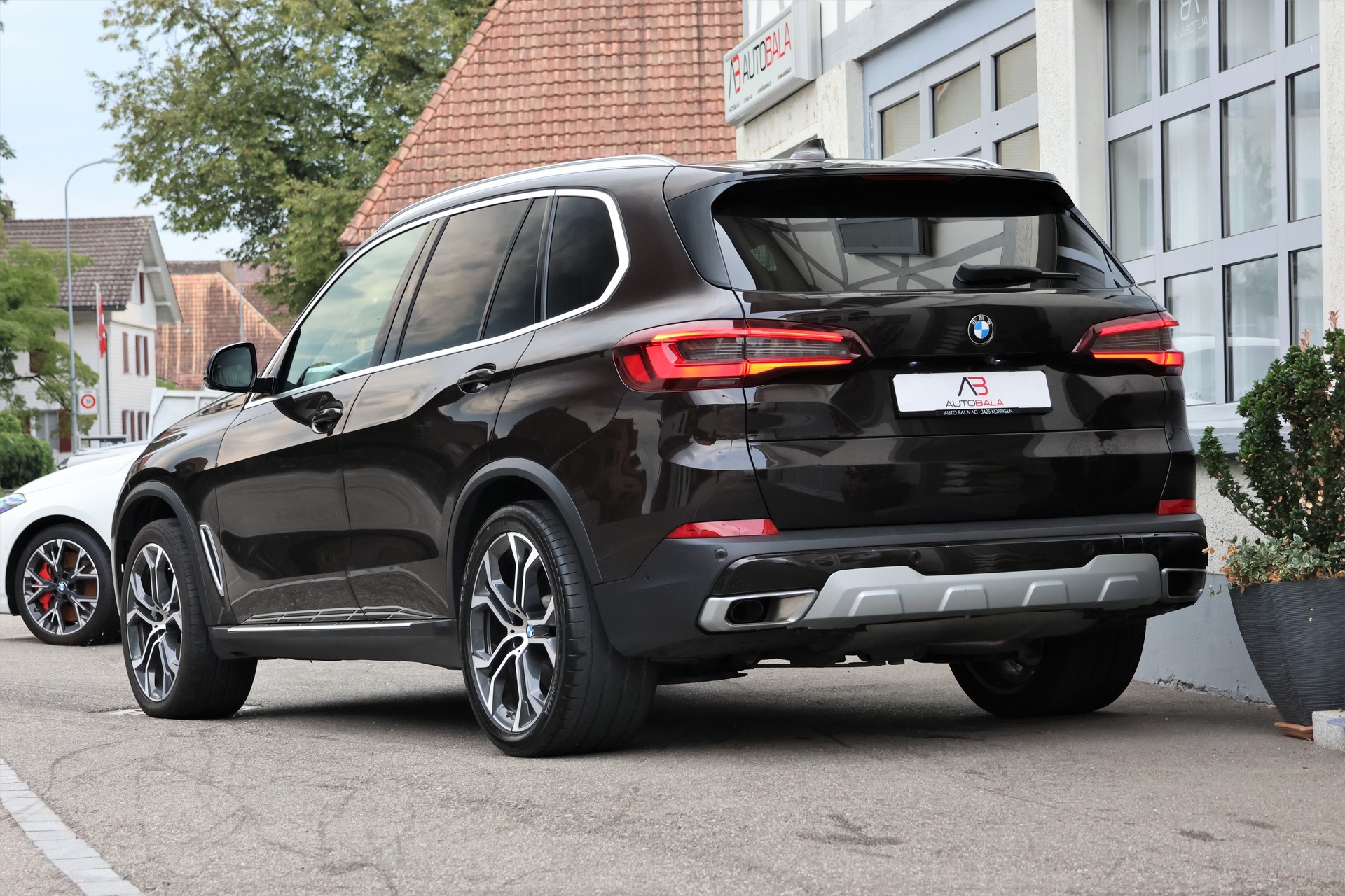 BMW X5 xDrive 48V 40d xLine Steptronic (CH) + 2.7T AHK-showroom-element-2