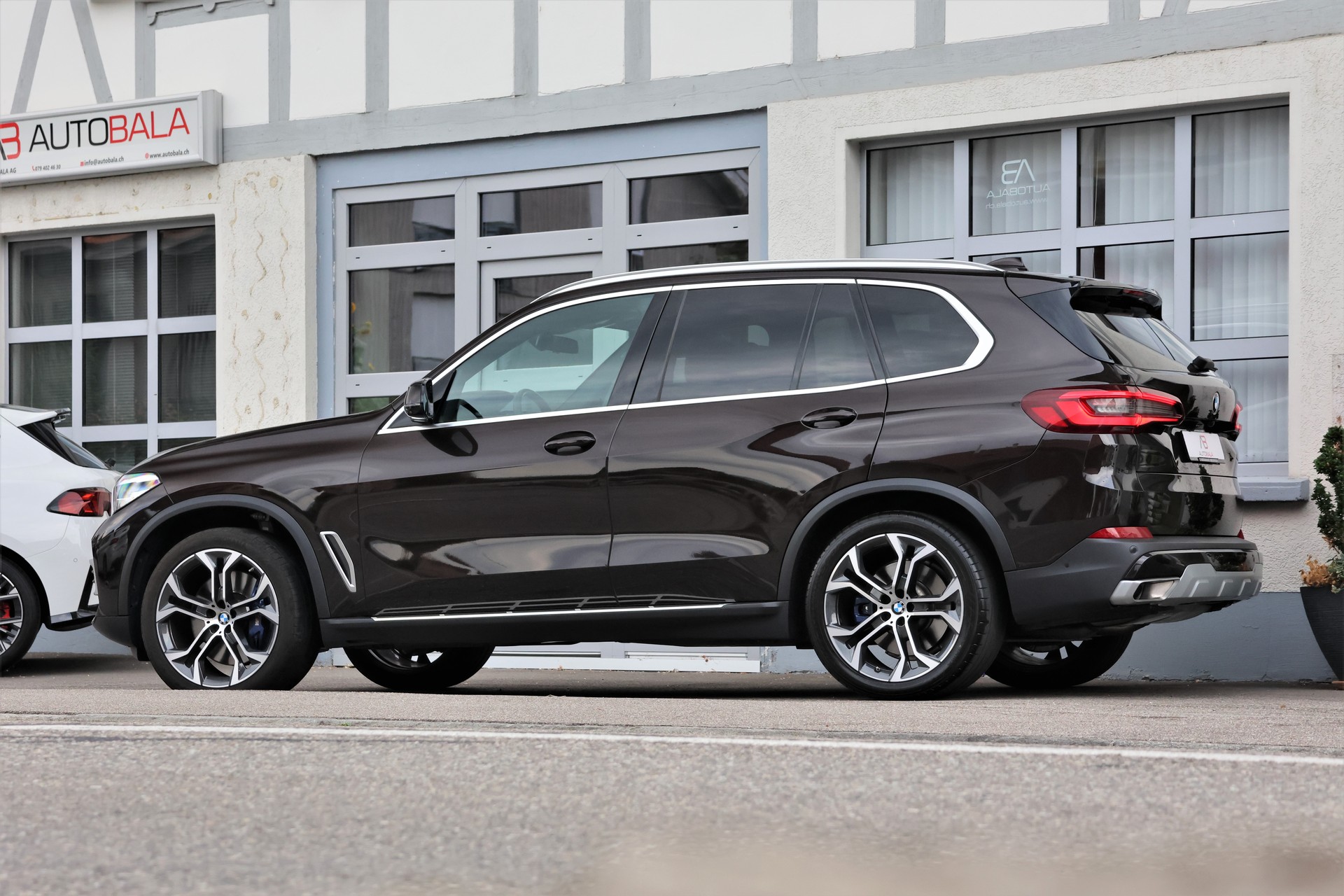 BMW X5 xDrive 48V 40d xLine Steptronic (CH) + 2.7T AHK-showroom-element-3