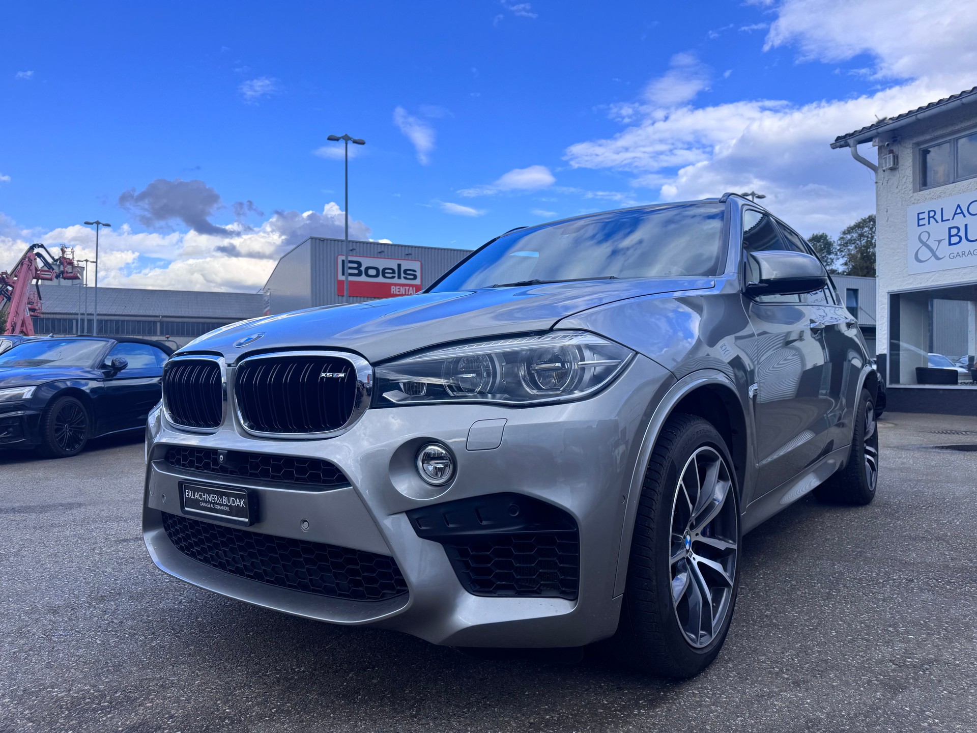 BMW X5M Steptronic-showroom-element-1