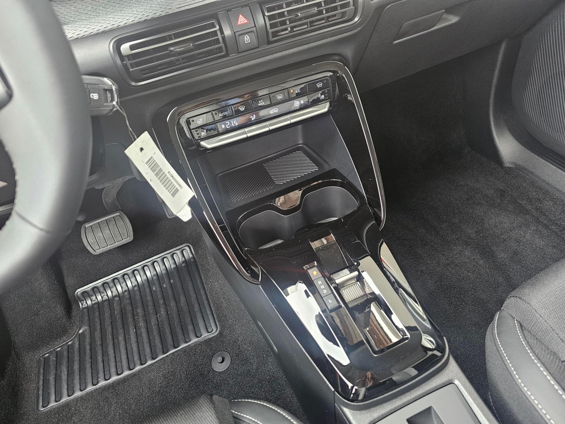CITROEN C3 Aircross 1.2 Hybrid Plus-image-12