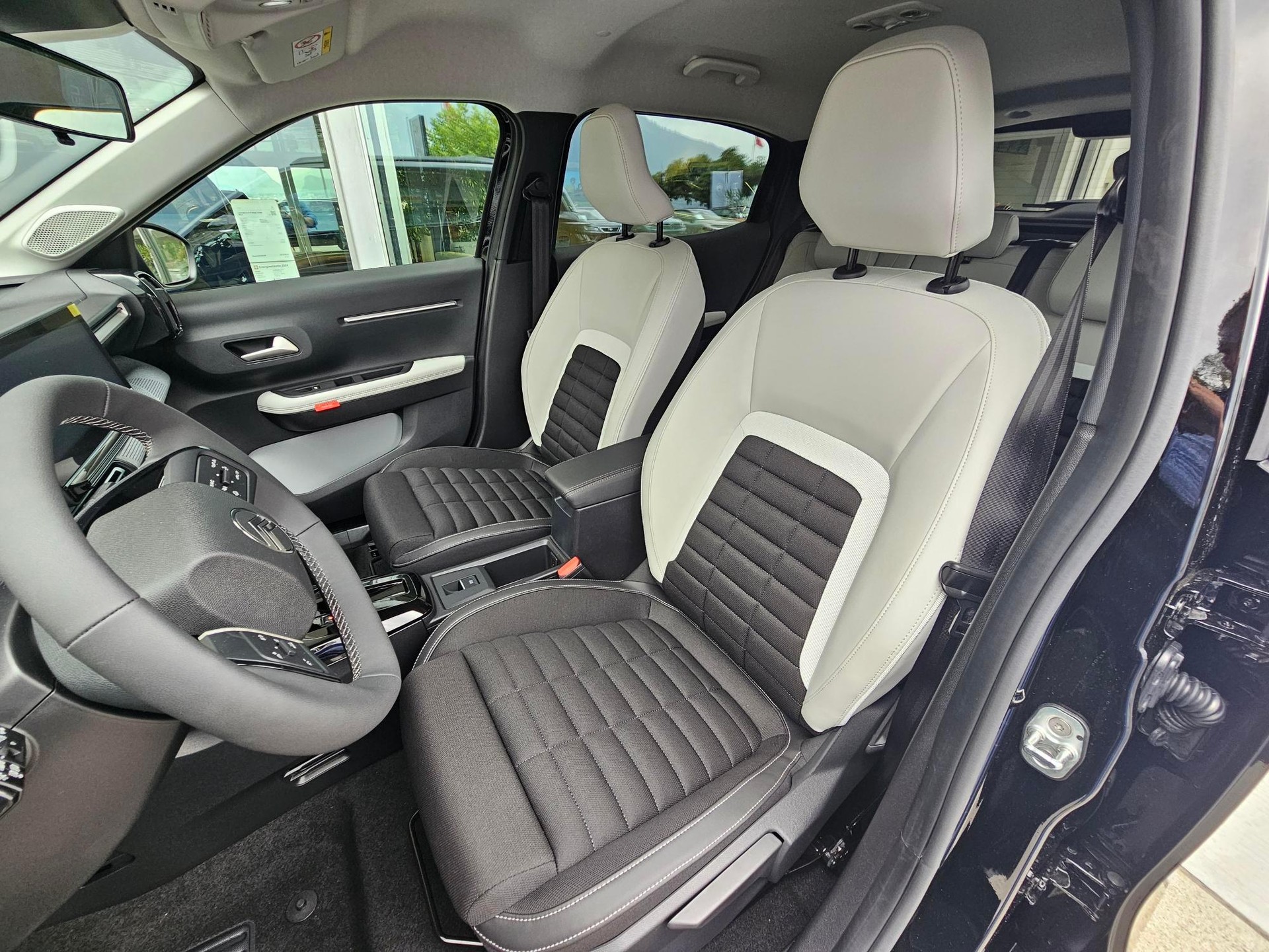 CITROEN C3 Aircross 1.2 Hybrid Plus-image-6