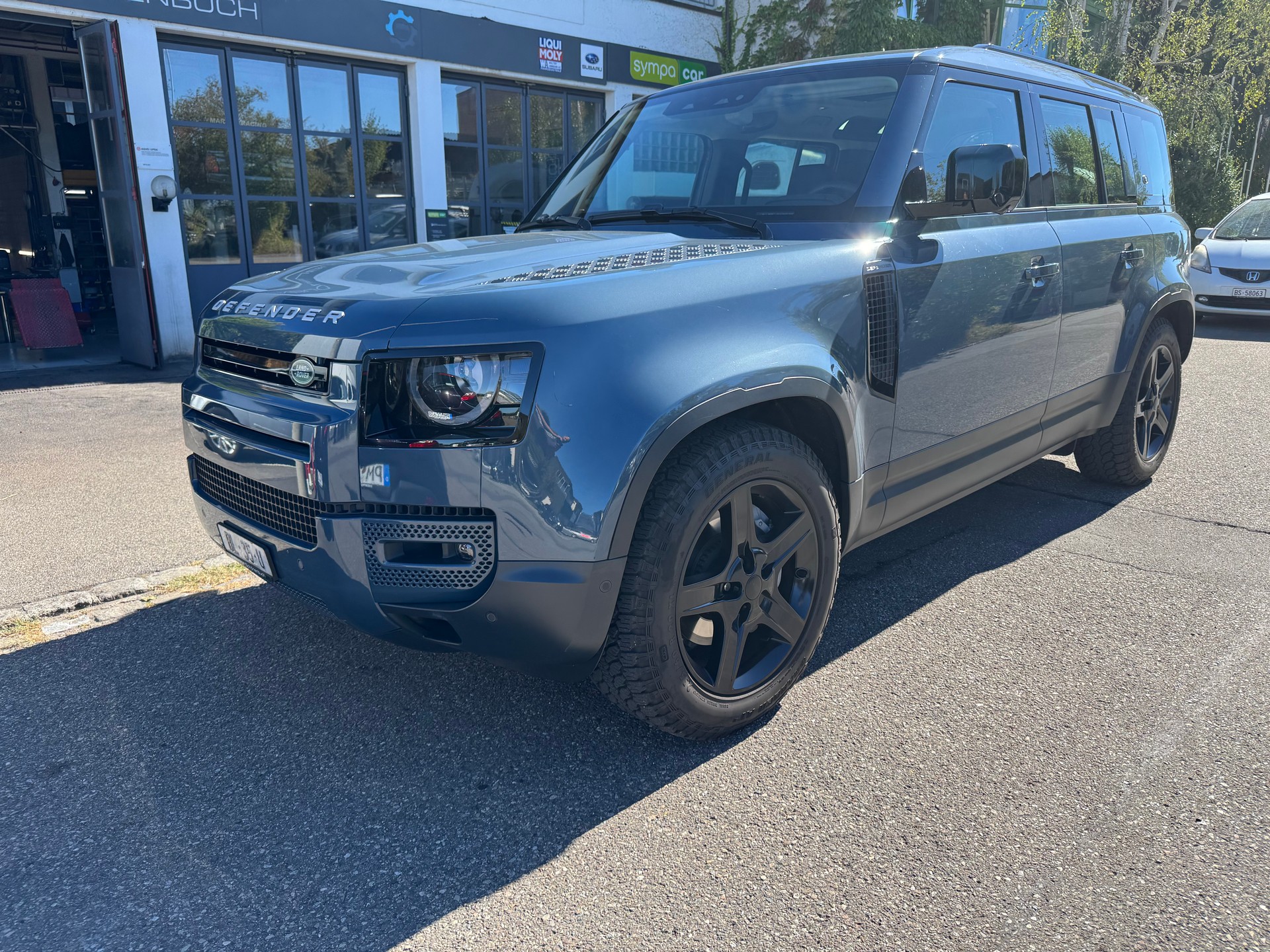 LAND ROVER Defender 110 P400 I6 SE 3.0 AT8-image-1