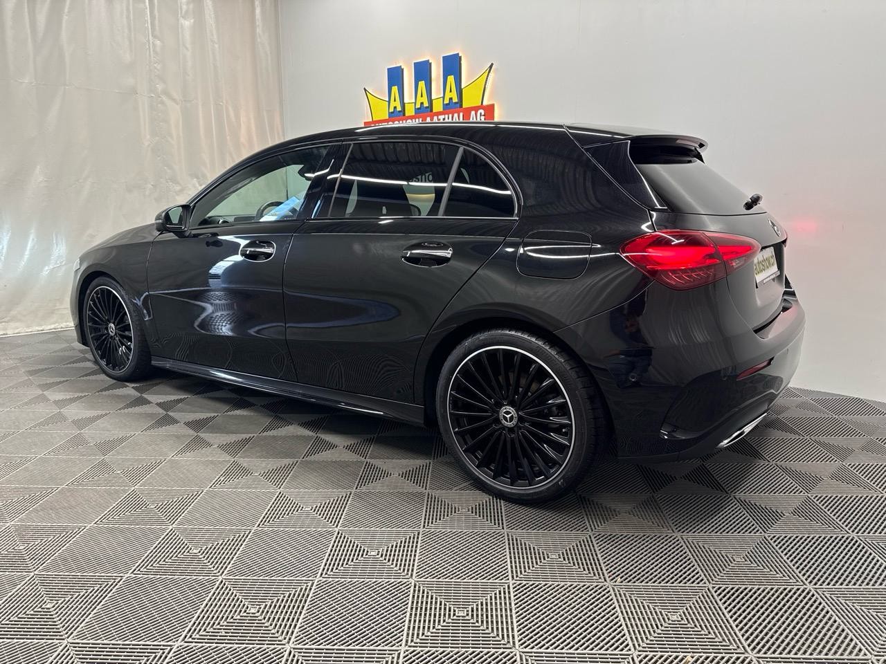 MERCEDES-BENZ A 250 4Matic 8G-DCT-showroom-element-1