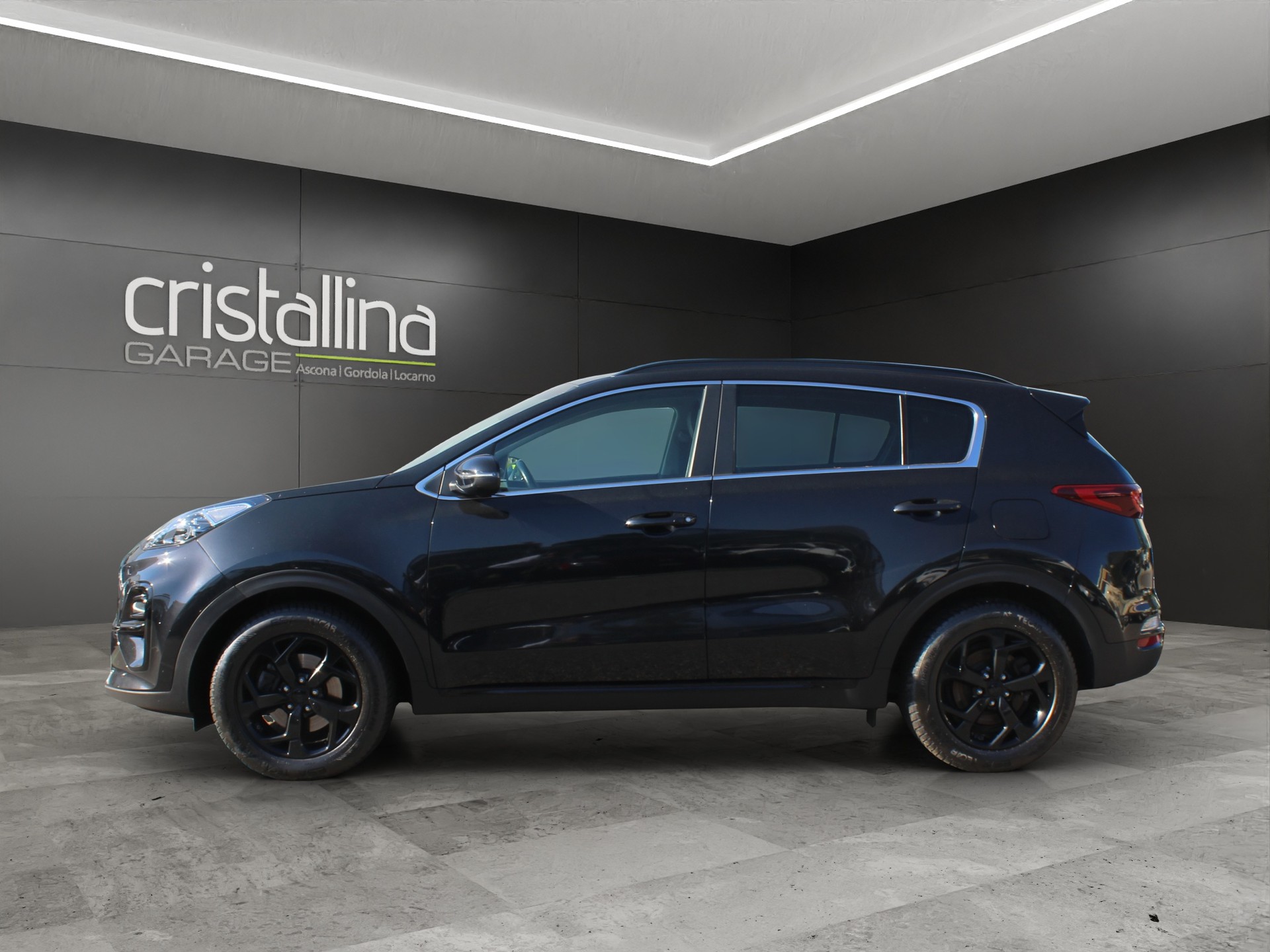 KIA Sportage 1.6 CRDi MHEV Black Edition-showroom-element-1