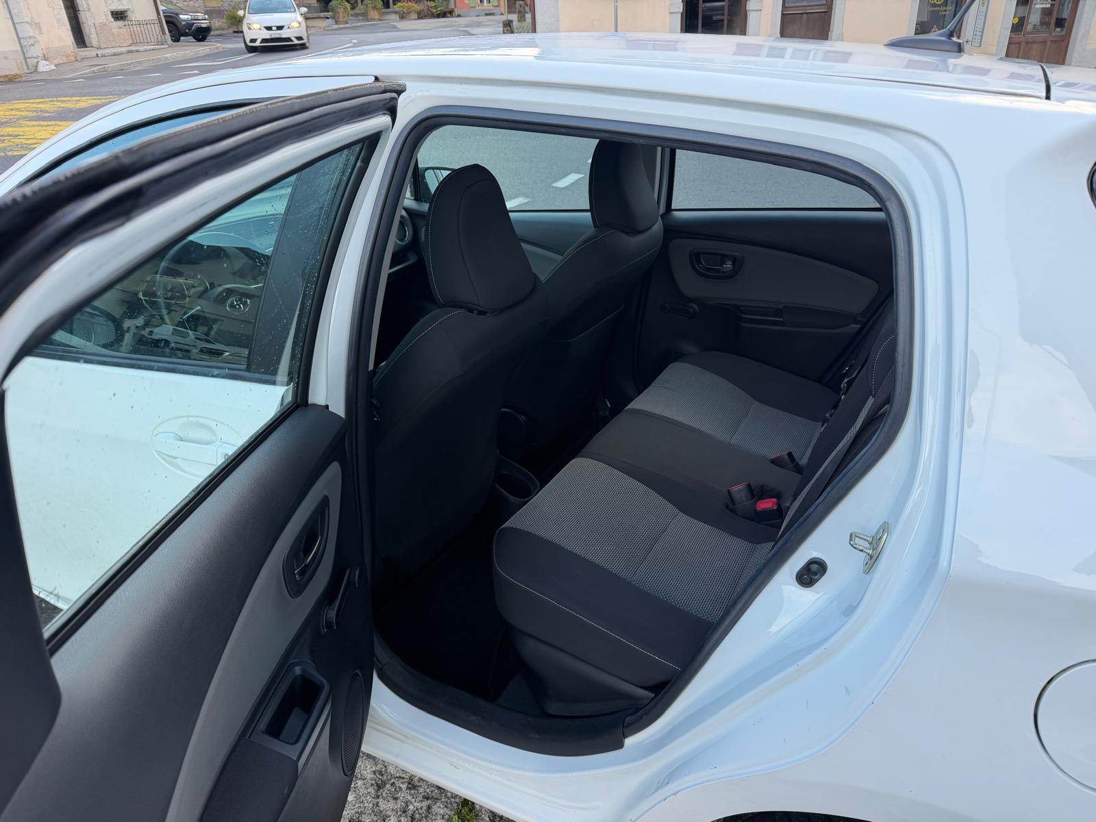 TOYOTA Yaris 1.5 VVT-i Hybrid Luna e-CVT-image-7
