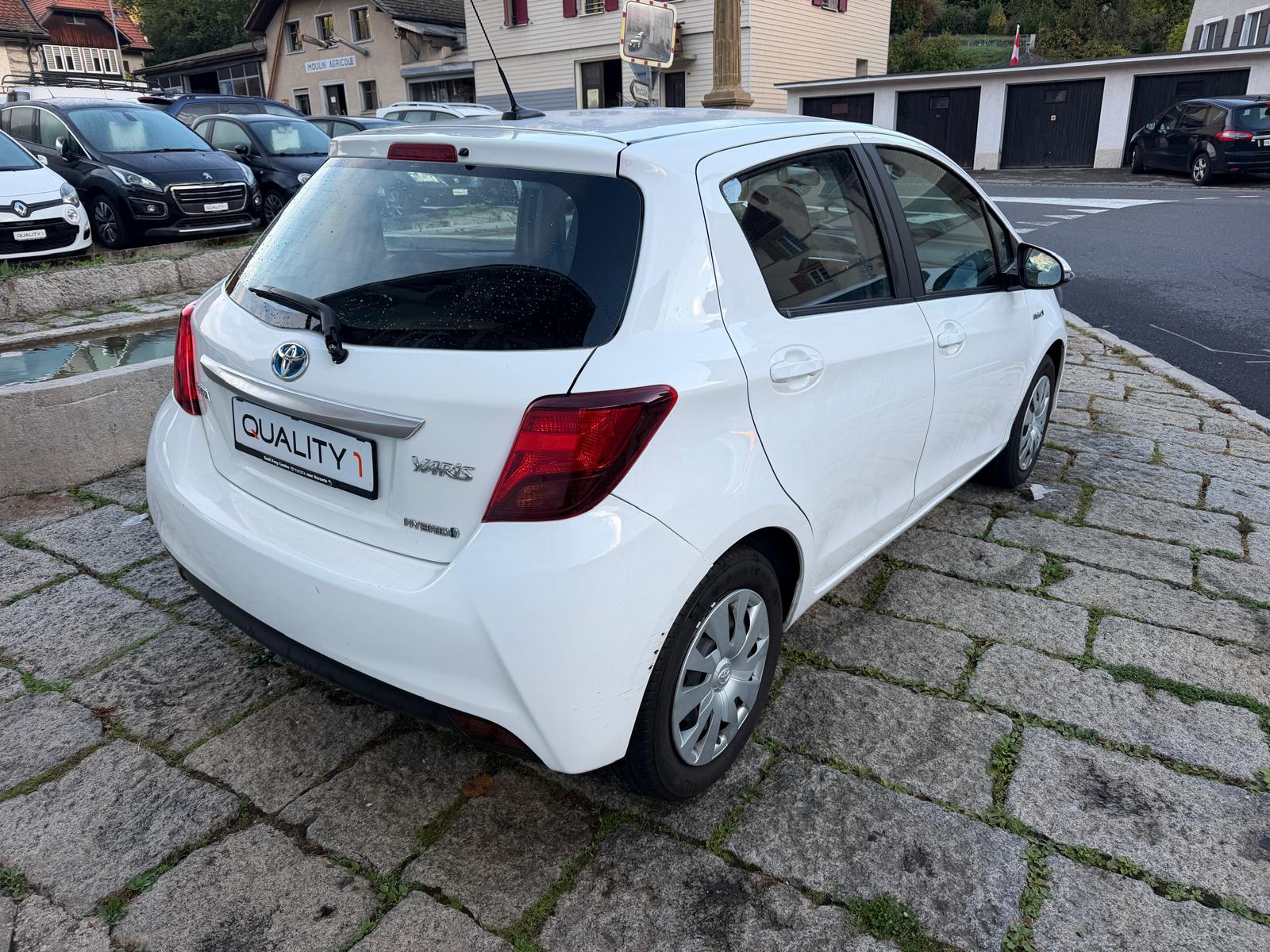TOYOTA Yaris 1.5 VVT-i Hybrid Luna e-CVT-image-2