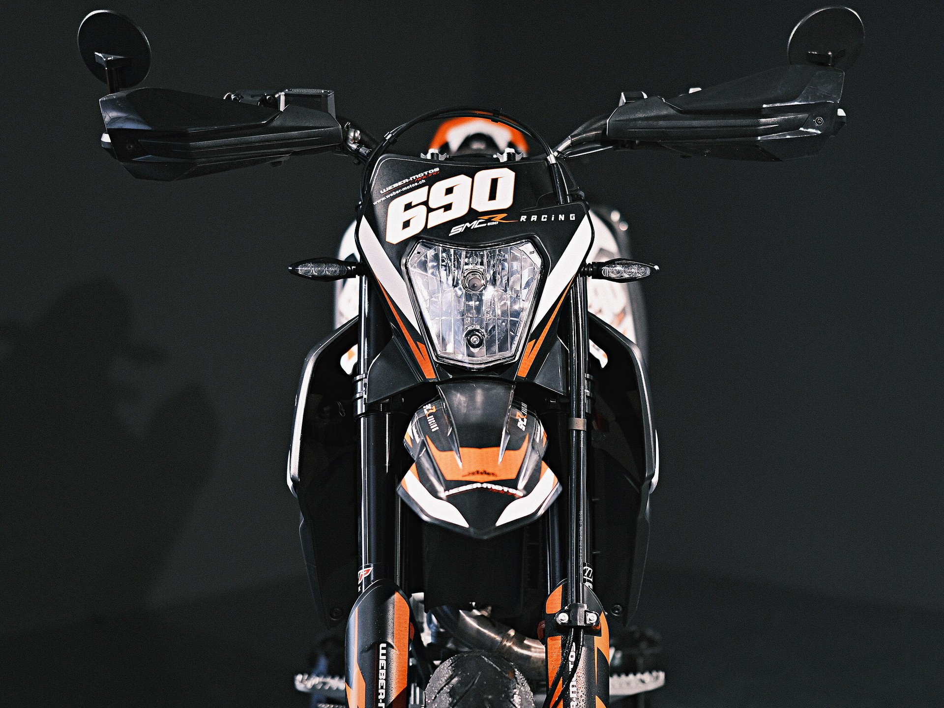 KTM 690 SMC R ABS (35 kW)-image-5