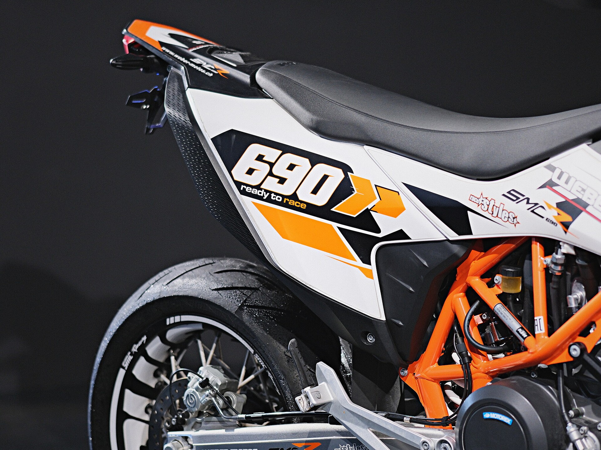 KTM 690 SMC R ABS (35 kW)-image-11