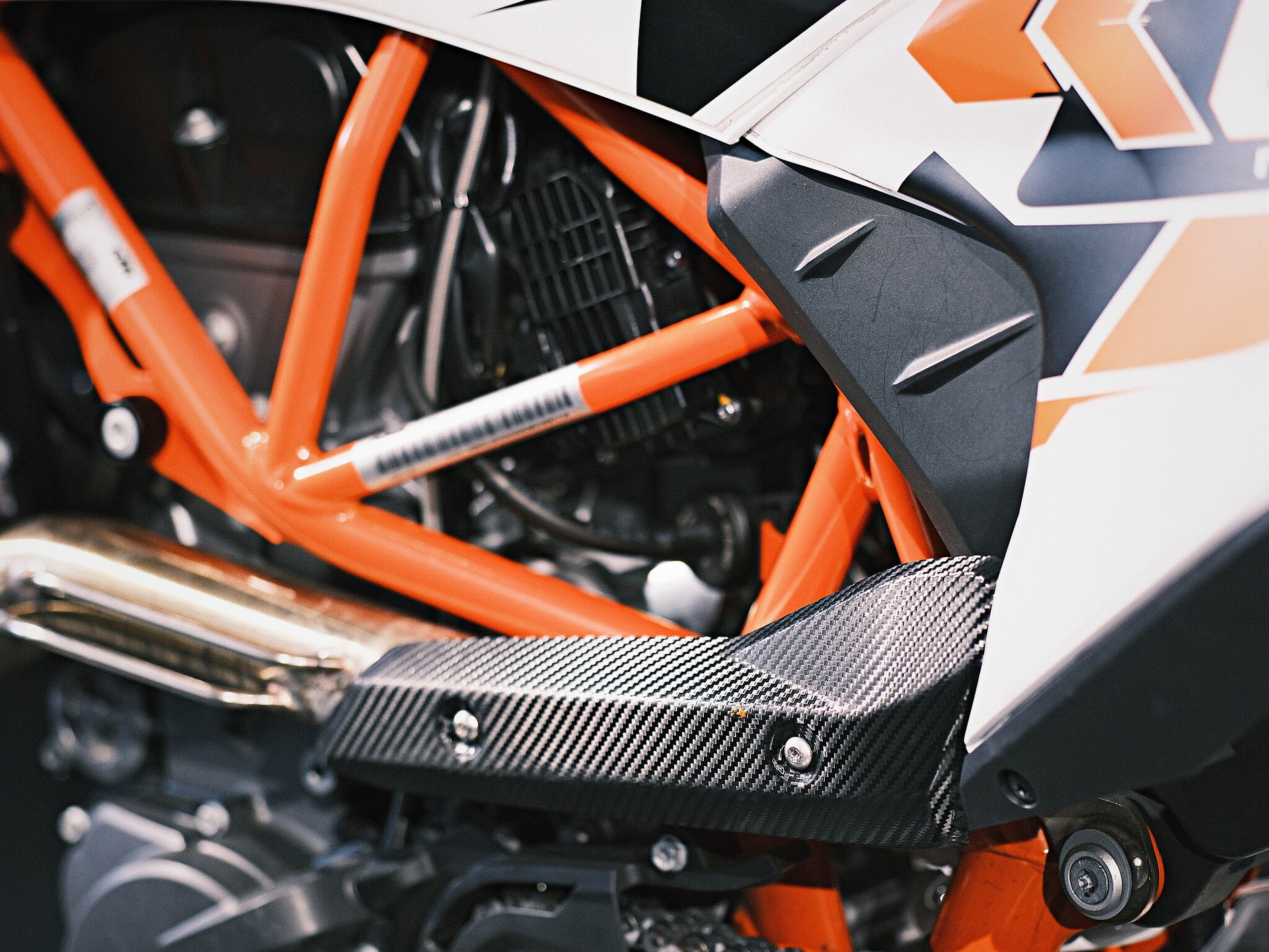 KTM 690 SMC R ABS (35 kW)-image-12