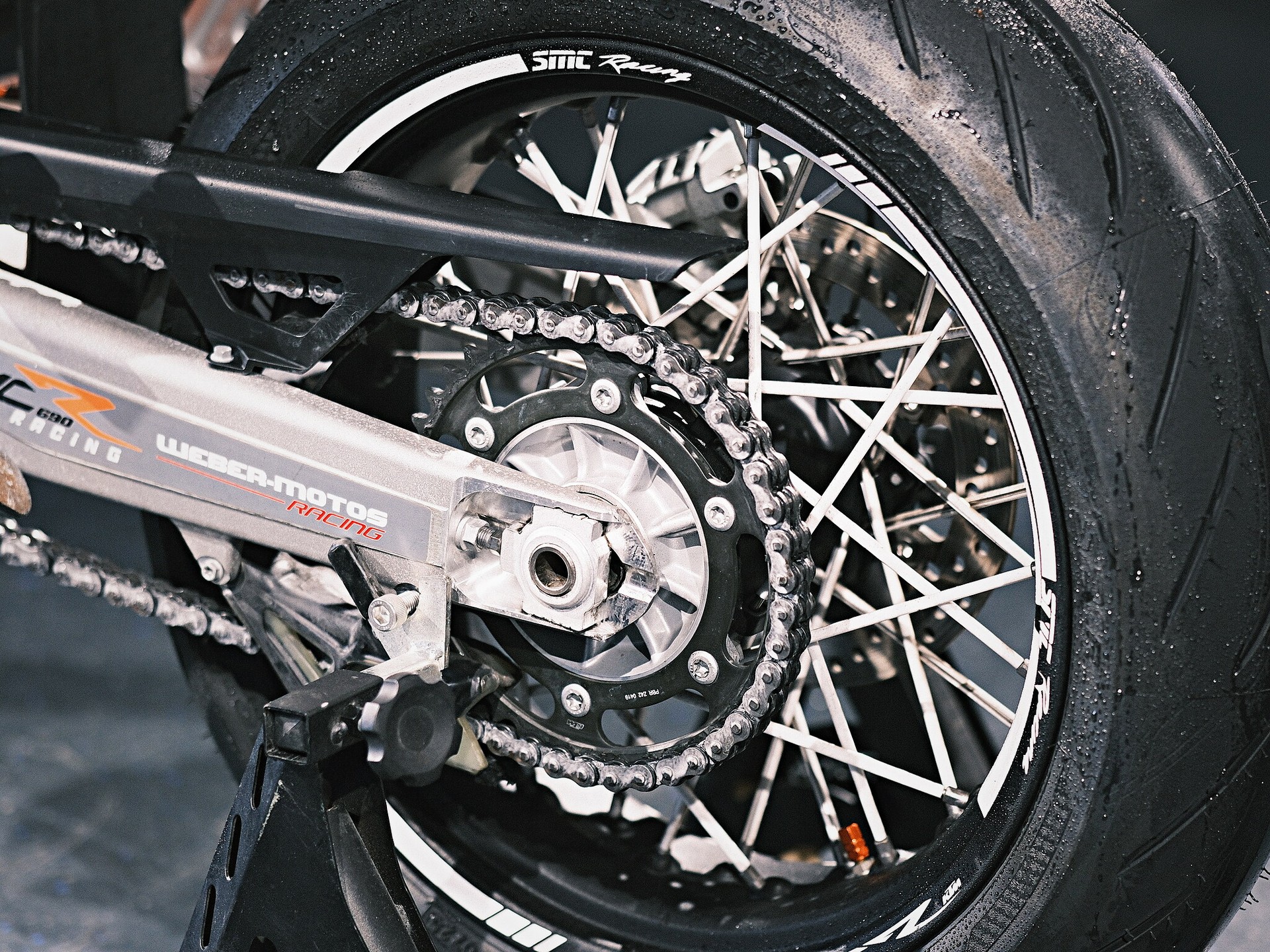 KTM 690 SMC R ABS (35 kW)-image-14