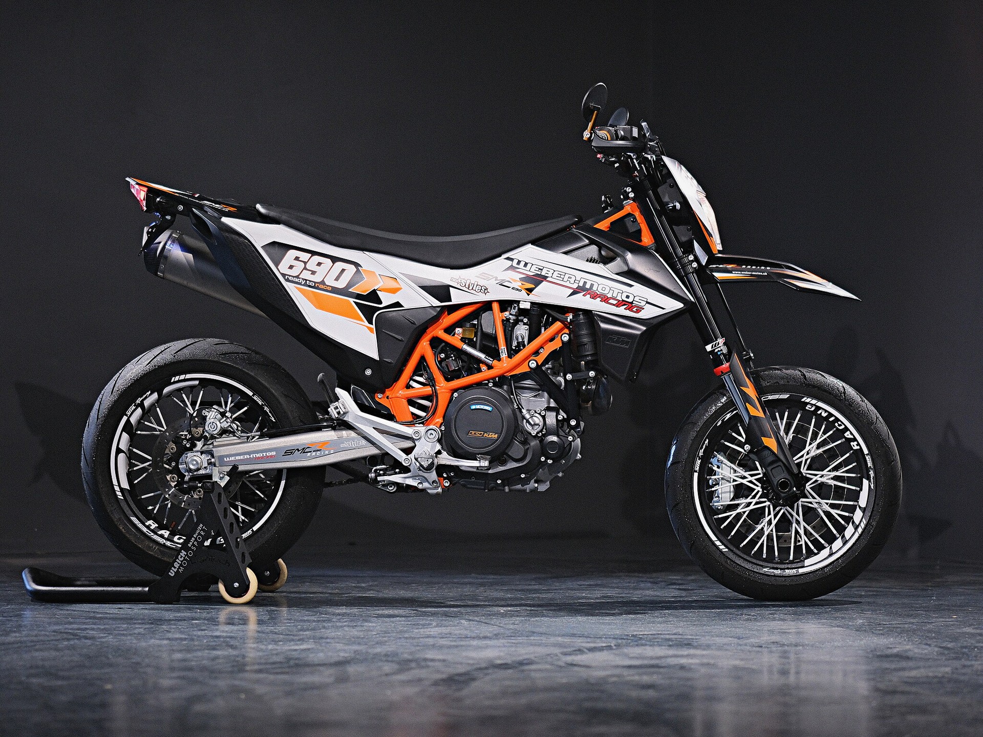 KTM 690 SMC R ABS (35 kW)-image-1