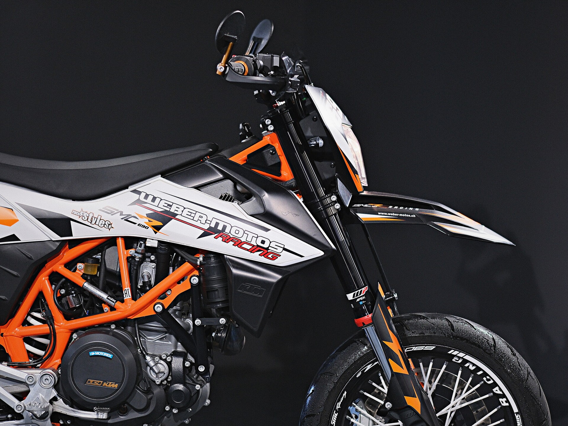KTM 690 SMC R ABS (35 kW)-image-7