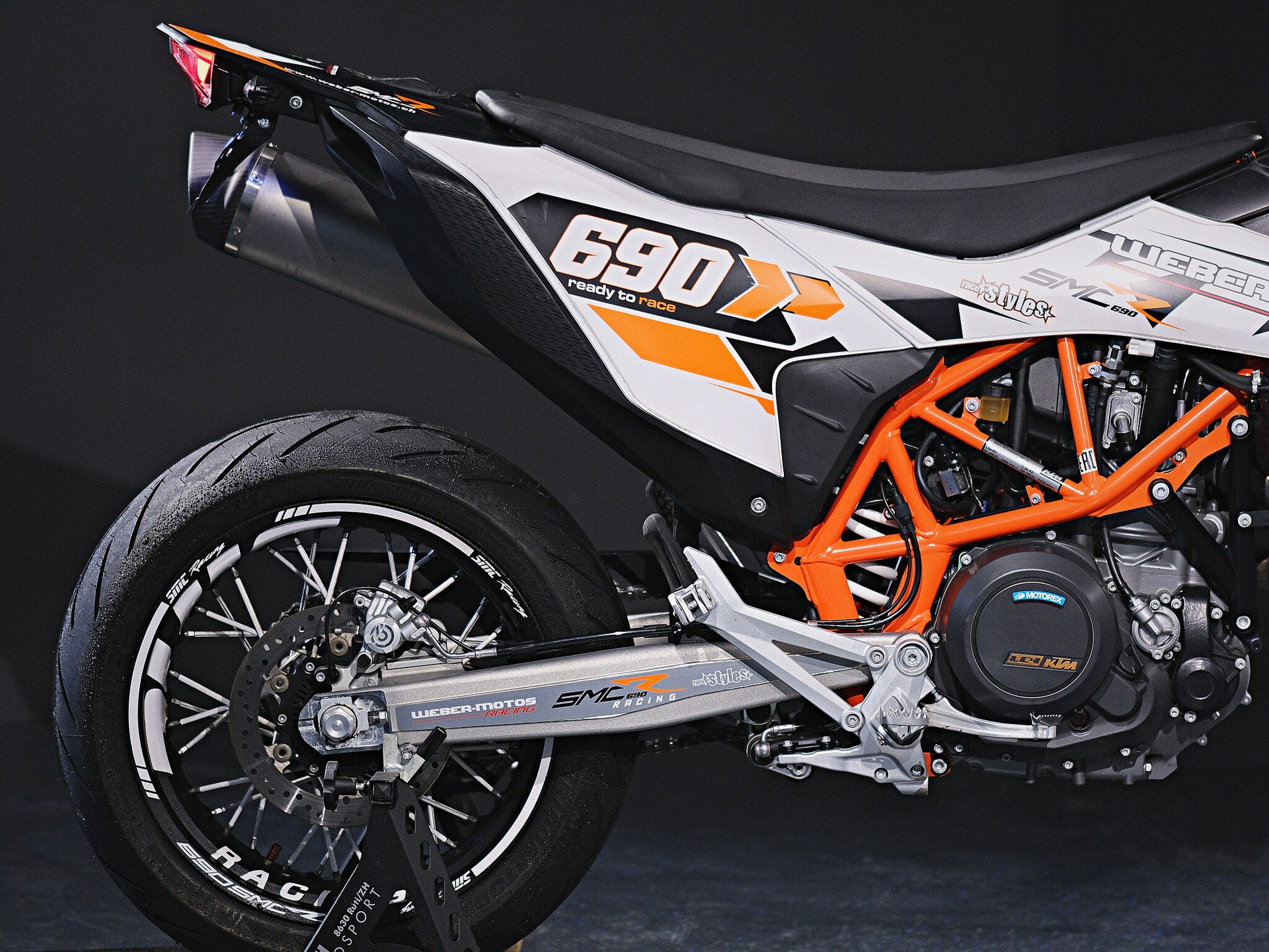 KTM 690 SMC R ABS (35 kW)-image-8