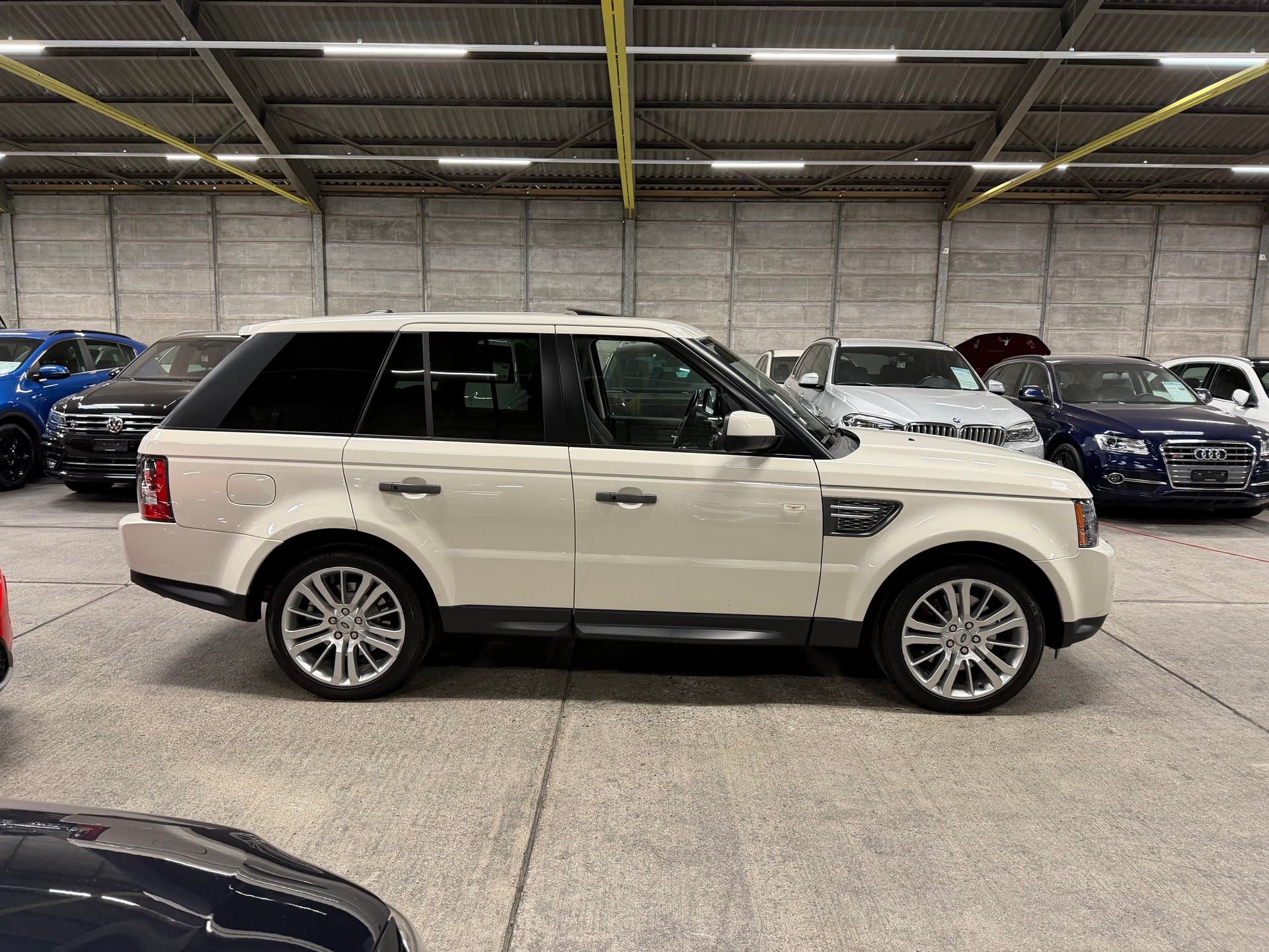 LAND ROVER Range Rover Sport 3.6 TDV8 Autobiography Automatic-showroom-element-2