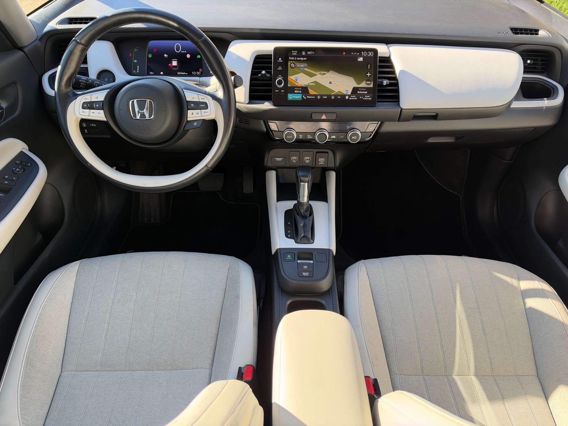 HONDA Jazz 1.5i-MMD Executive E-CVT-image-10