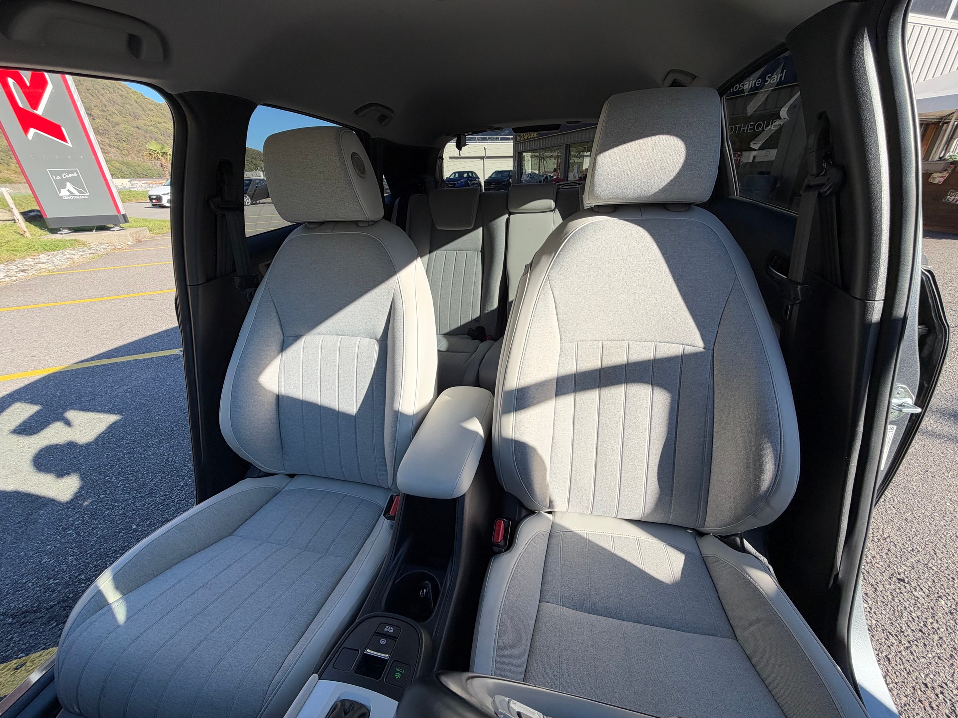 HONDA Jazz 1.5i-MMD Executive E-CVT-image-13