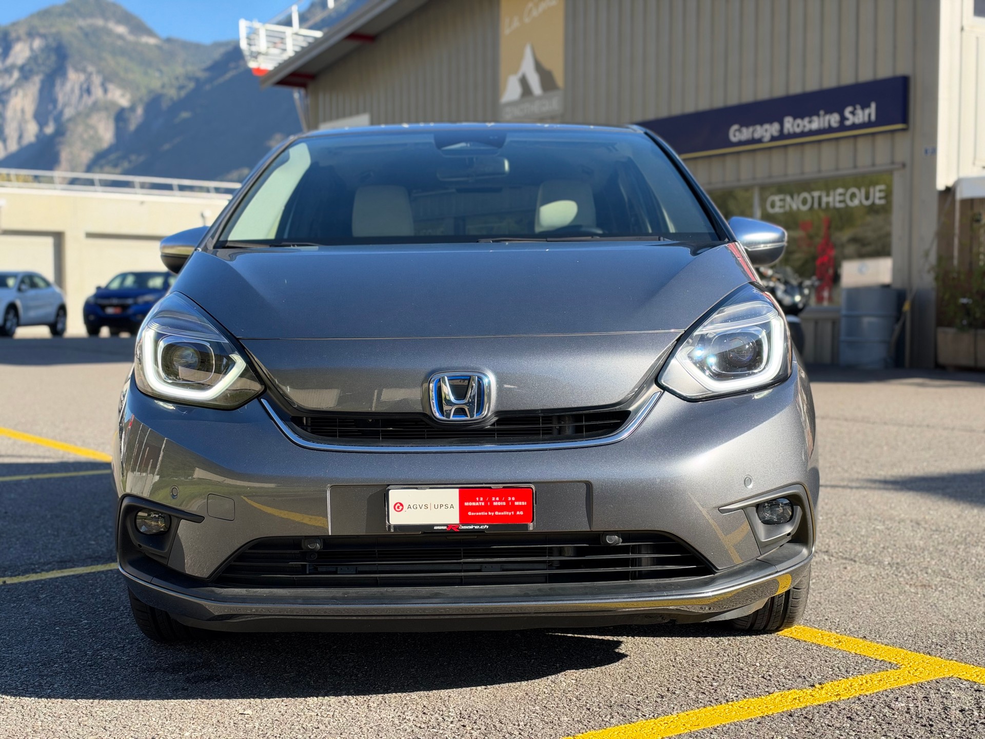 HONDA Jazz 1.5i-MMD Executive E-CVT-showroom-element-2