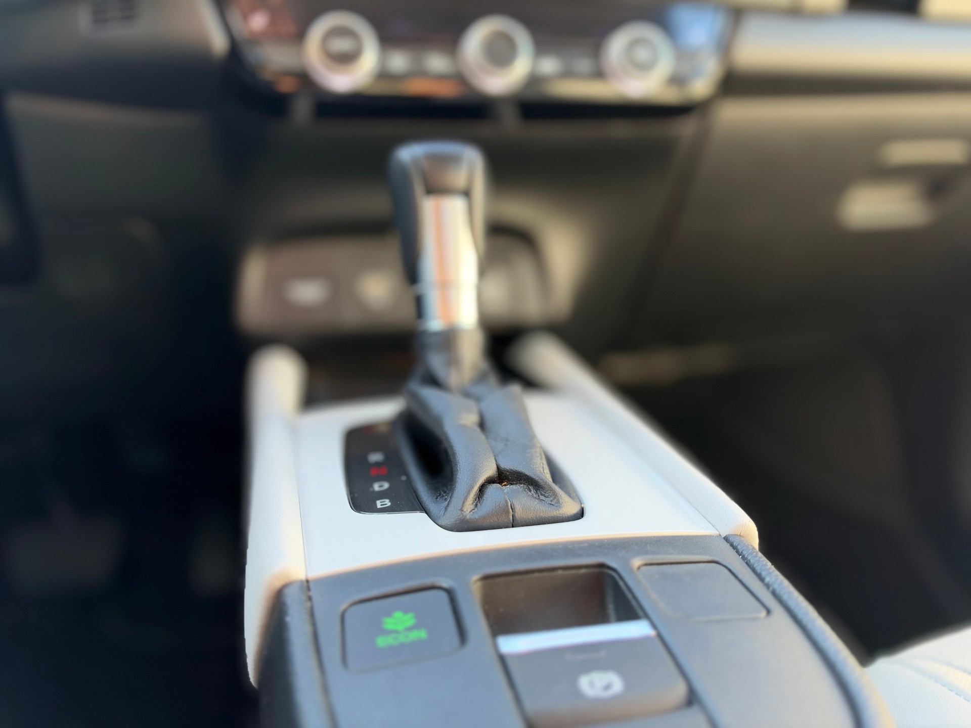 HONDA Jazz 1.5i-MMD Executive E-CVT-image-25