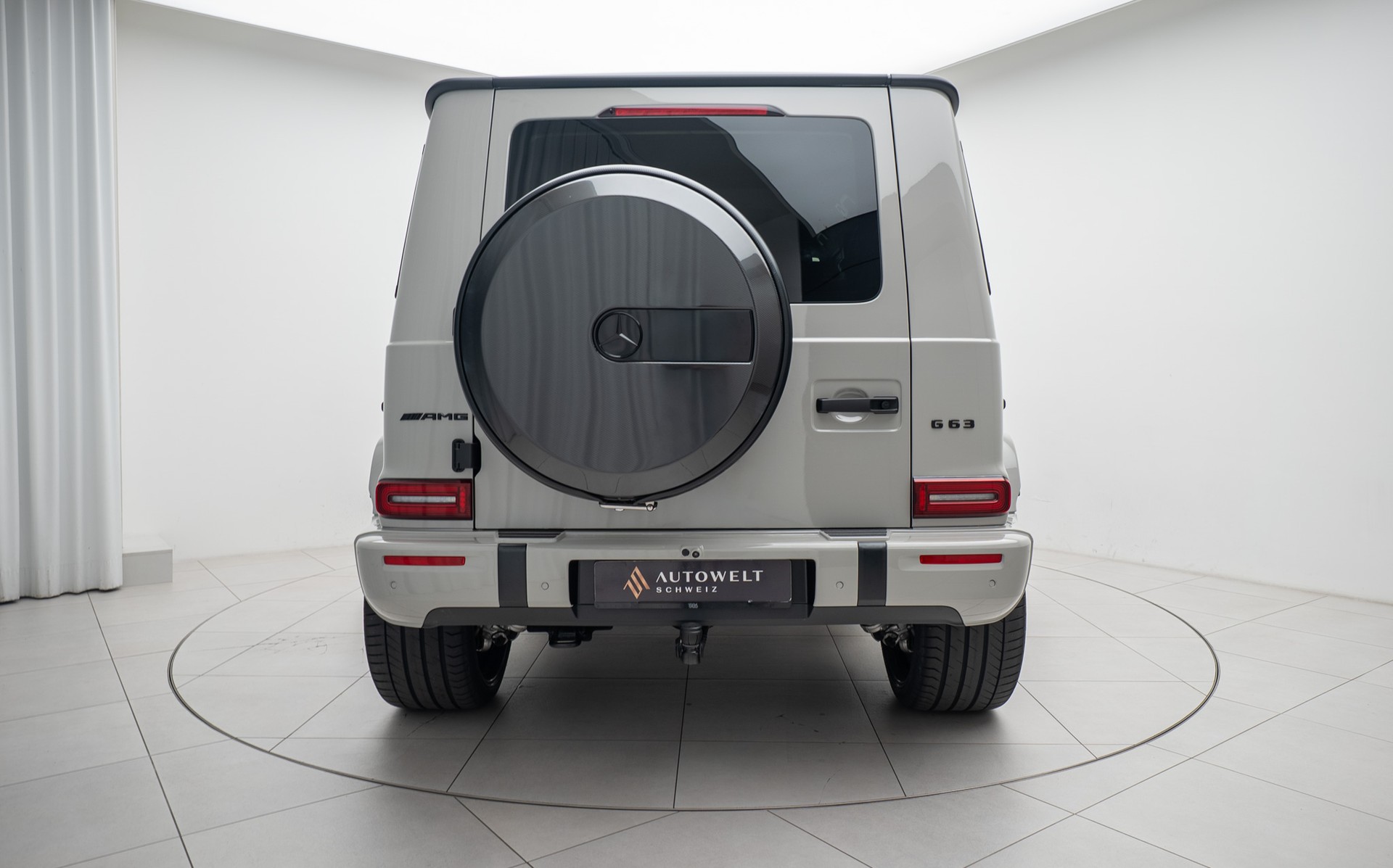 MERCEDES-BENZ G 63 AMG 9G-Tronic / HOF-showroom-element-3