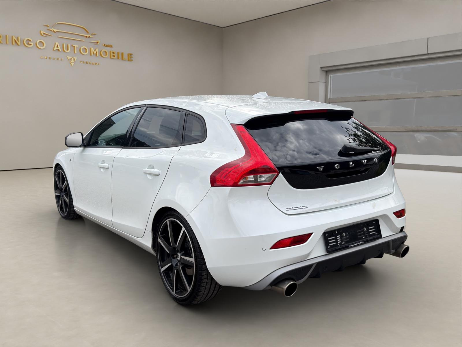 VOLVO V40 T2 Kinetic R-Design-showroom-element-3