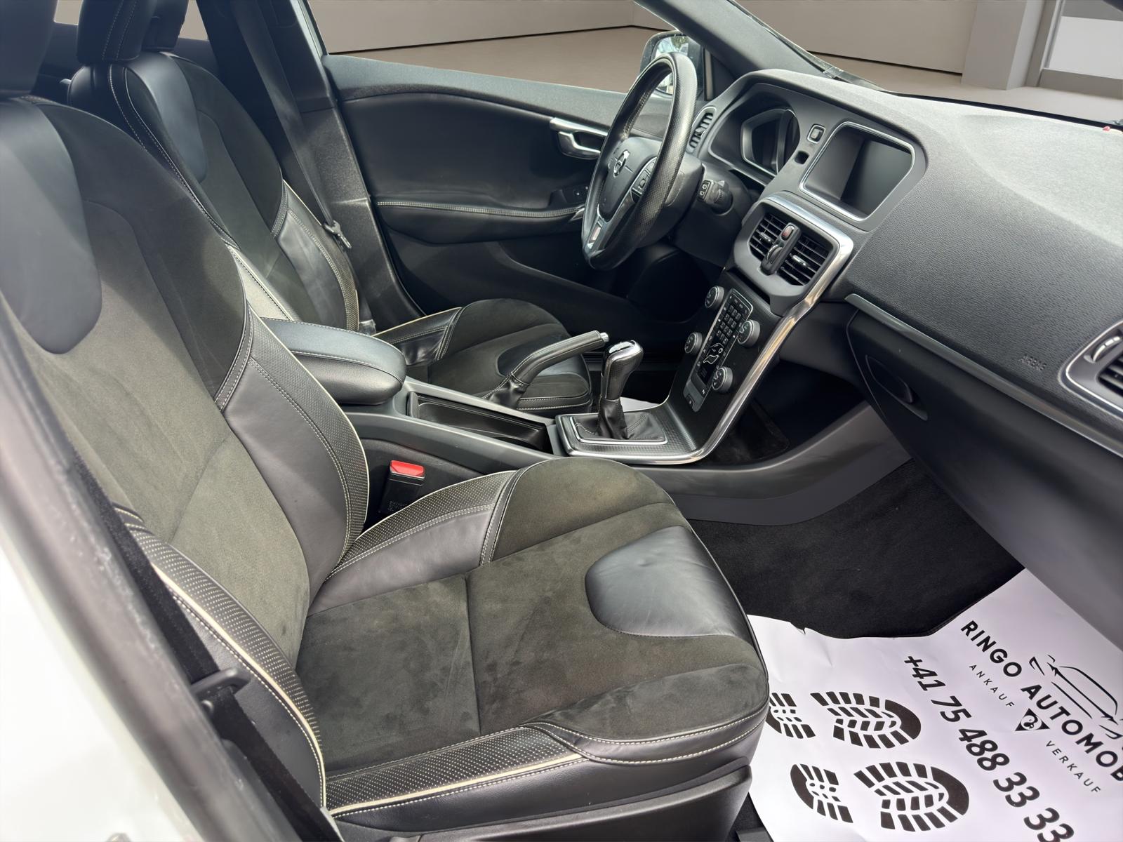 VOLVO V40 T2 Kinetic R-Design-image-12