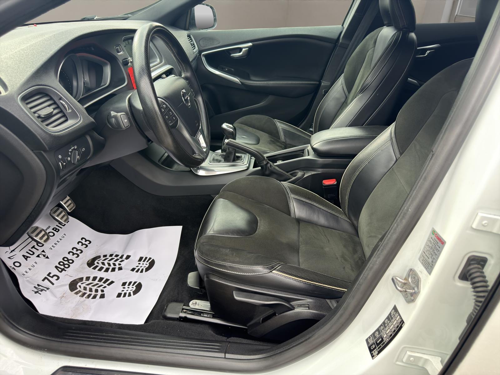 VOLVO V40 T2 Kinetic R-Design-image-8