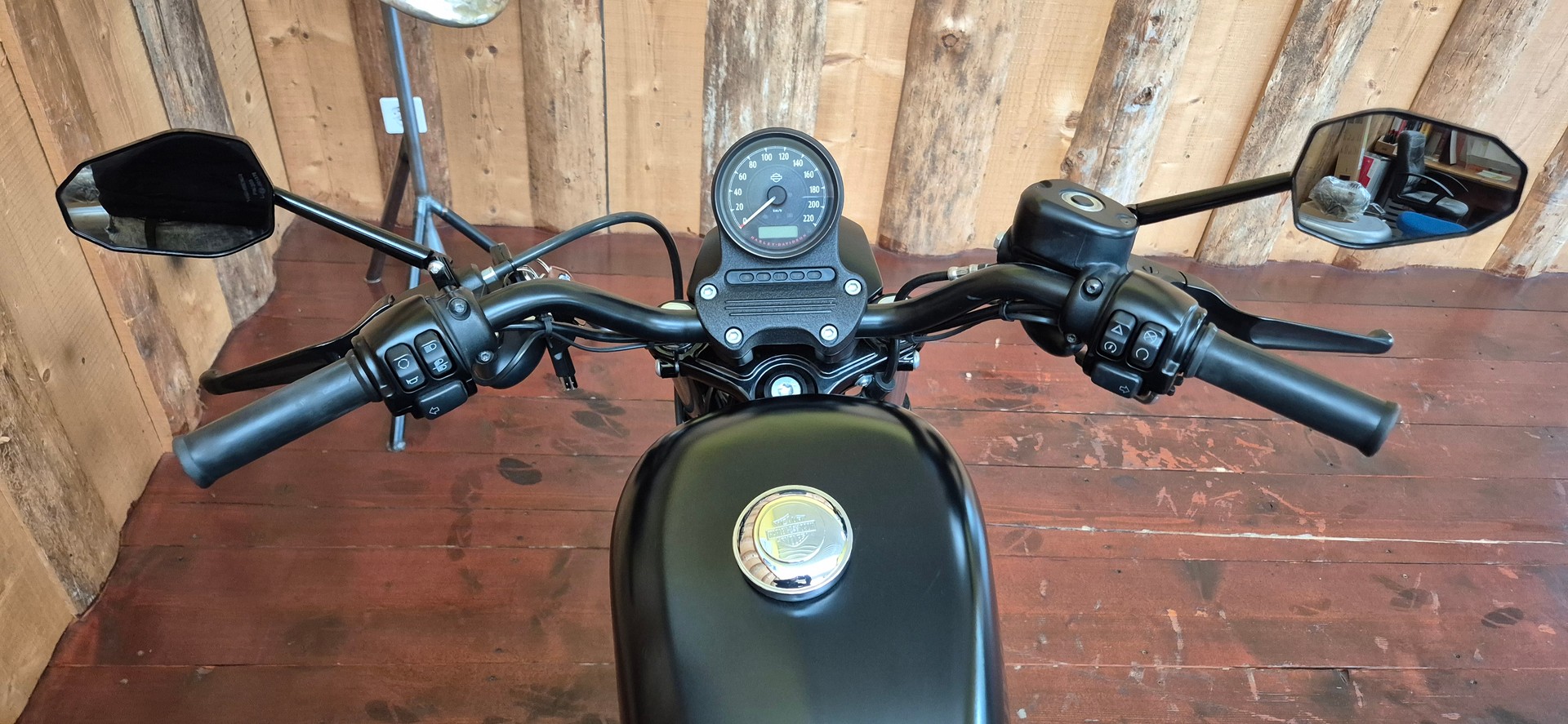 HARLEY-DAVIDSON Iron-image-5