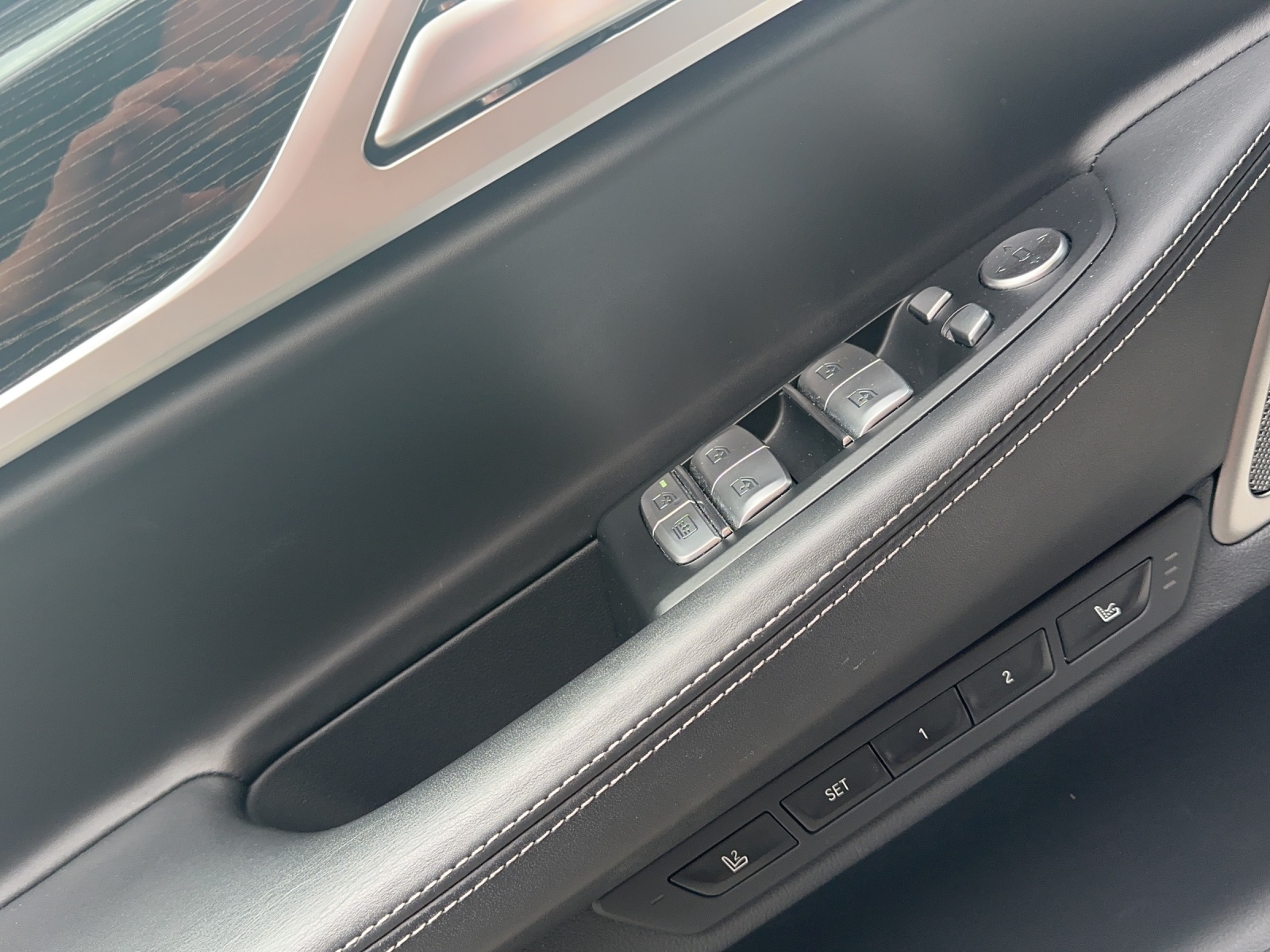 BMW 750i xDrive Steptronic-image-5