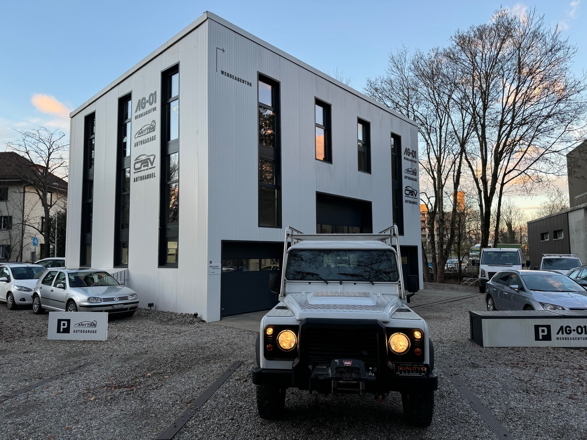 LAND ROVER Defender 110 2.4 Td4 Station Wagon