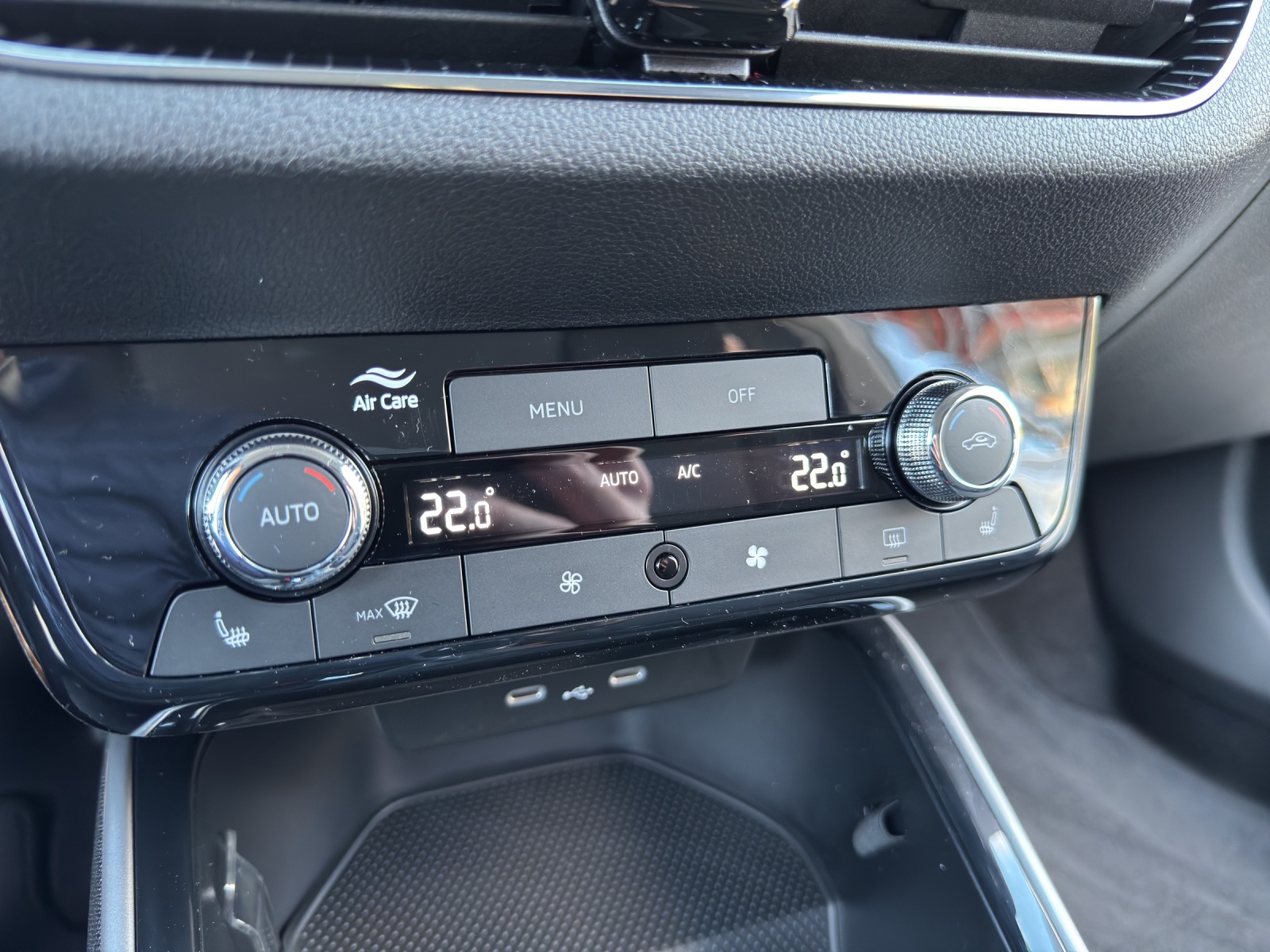 SKODA Fabia 1.0 TSI Selection DSG-image-15