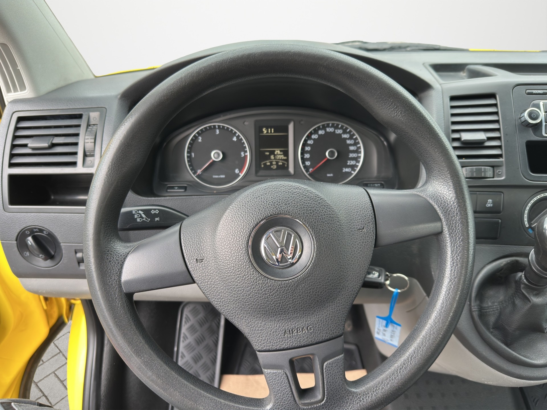 VW T5 2.0 TDI Champion 4Motion-image-9
