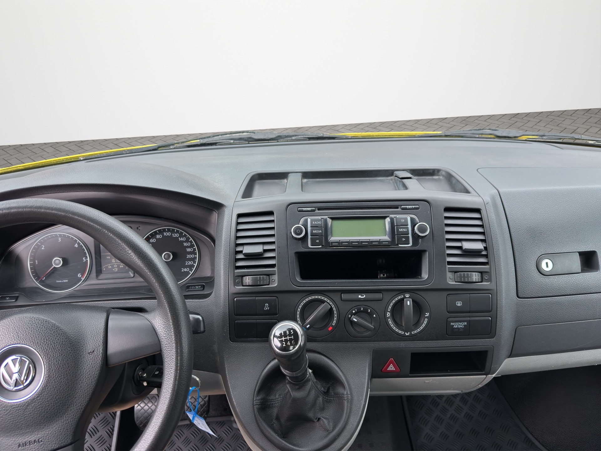 VW T5 2.0 TDI Champion 4Motion-image-10