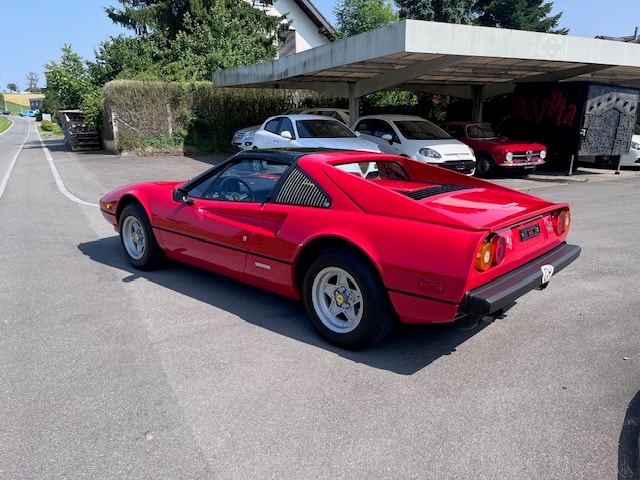 FERRARI GTS-showroom-element-3