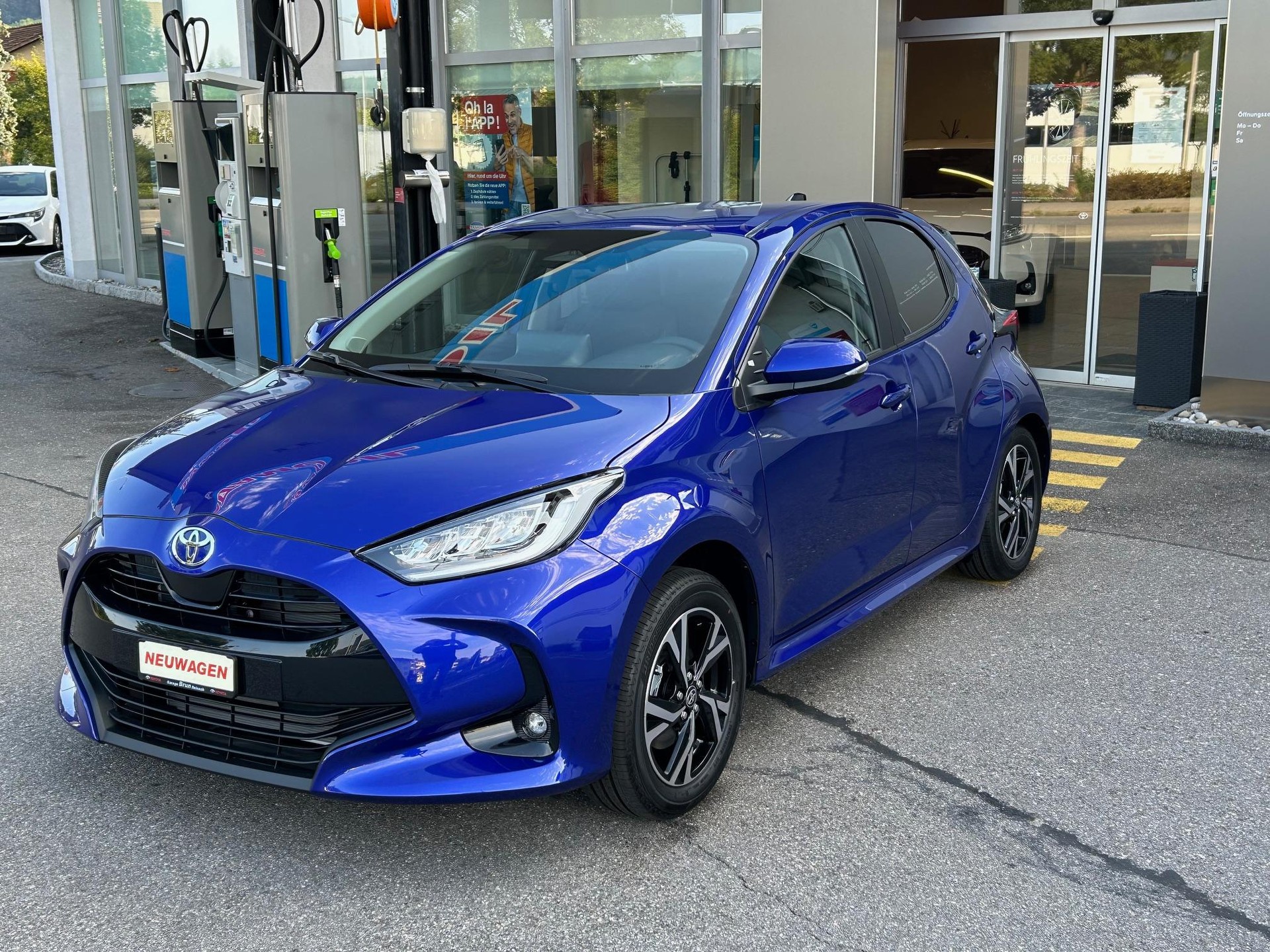 TOYOTA Yaris 1.5 VVT-i HSD Trend