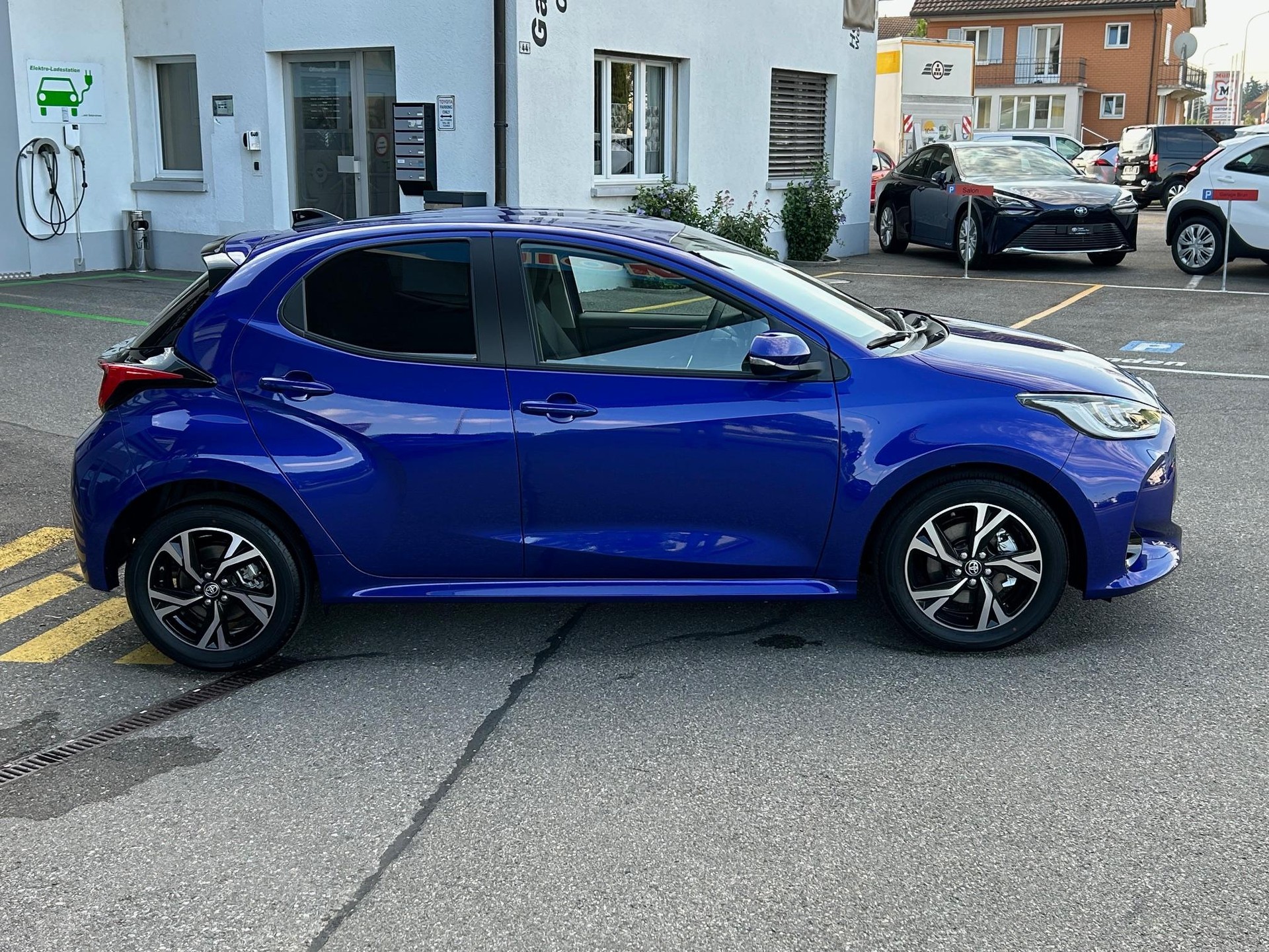 TOYOTA Yaris 1.5 VVT-i HSD Trend-image-5
