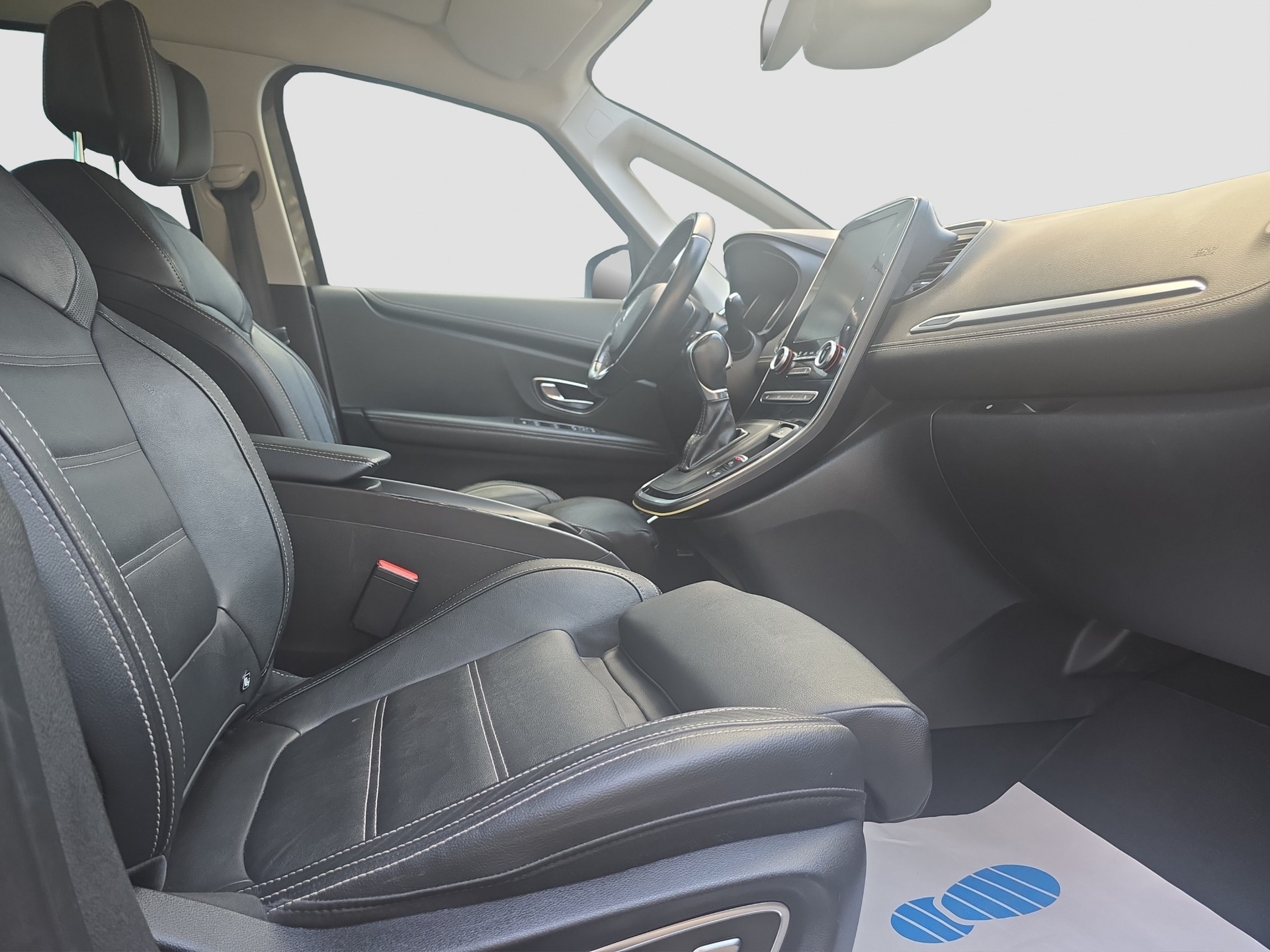 RENAULT Grand Scénic 1.6 dCi Bose EDC-image-9