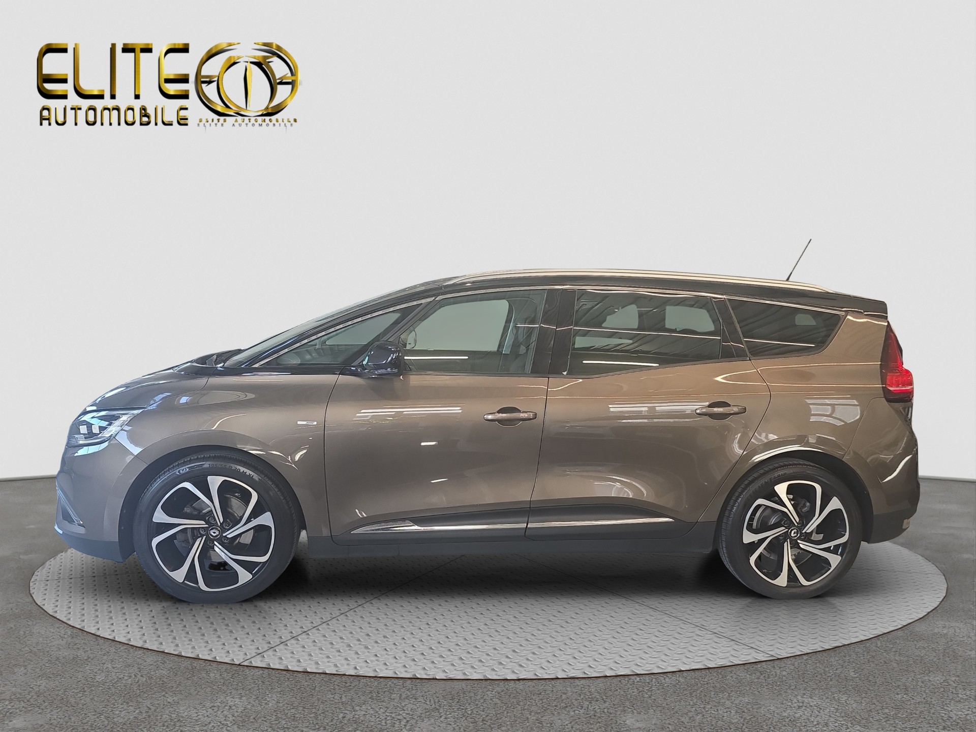 RENAULT Grand Scénic 1.6 dCi Bose EDC-image-4