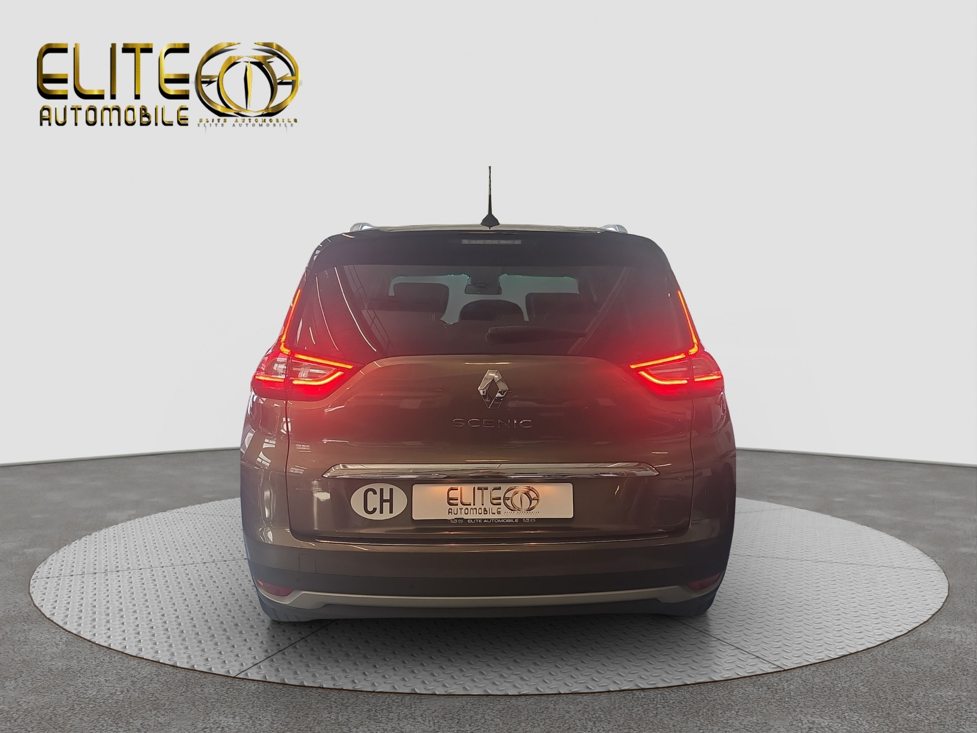 RENAULT Grand Scénic 1.6 dCi Bose EDC-image-6