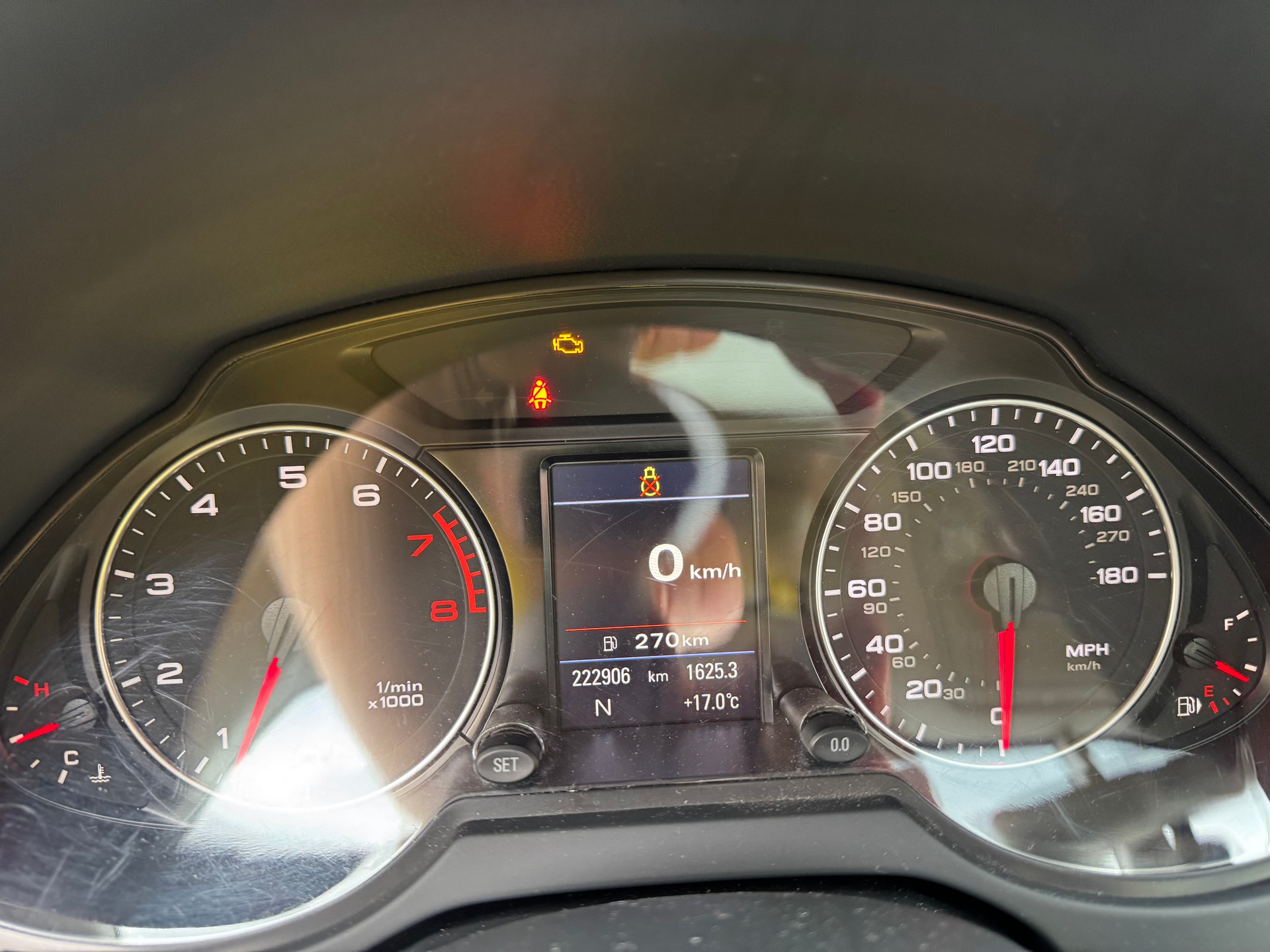 AUDI Q5 3.2 FSI quattro S-tronic-image-5