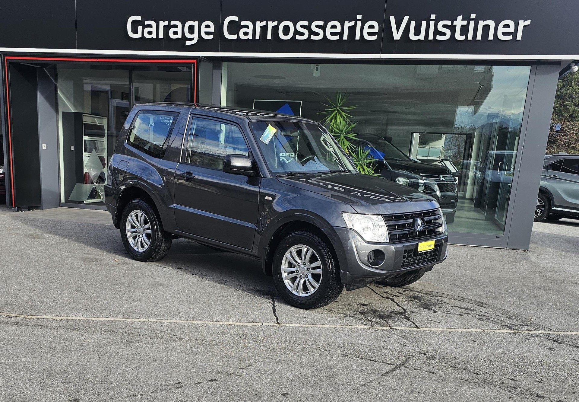 MITSUBISHI Pajero 3.2 DID Profi-image-1