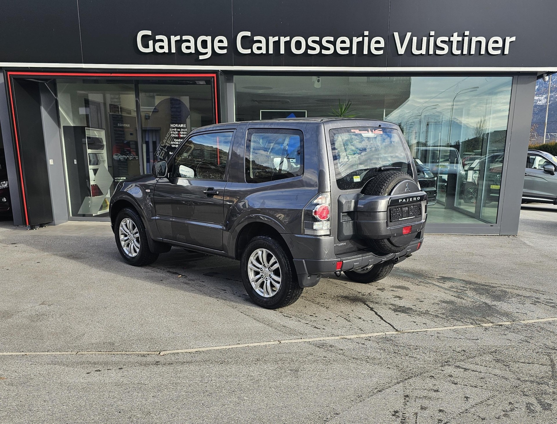MITSUBISHI Pajero 3.2 DID Profi-image-2