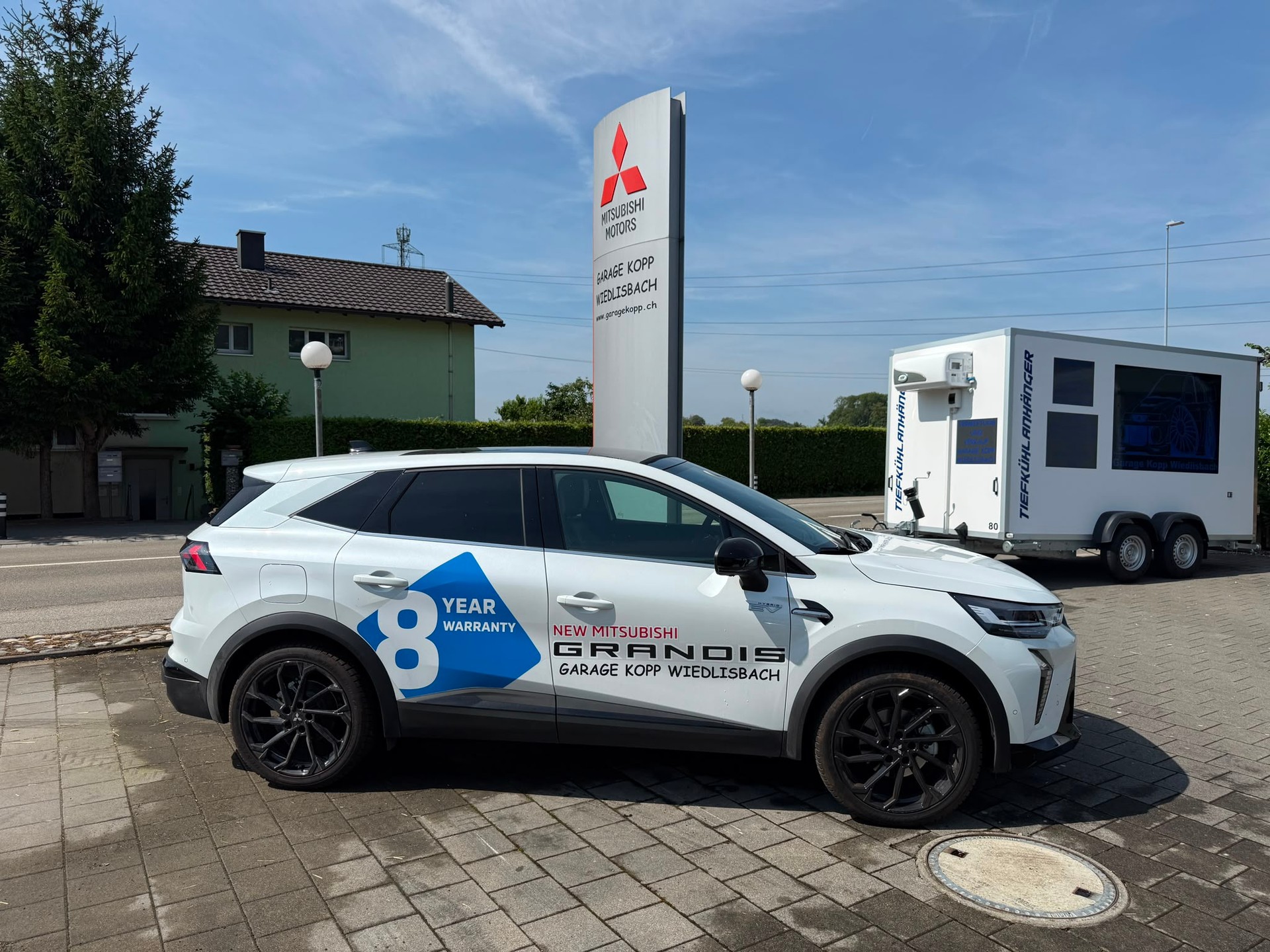 MITSUBISHI Grandis 1.8 HEV Instyle-showroom-element-1